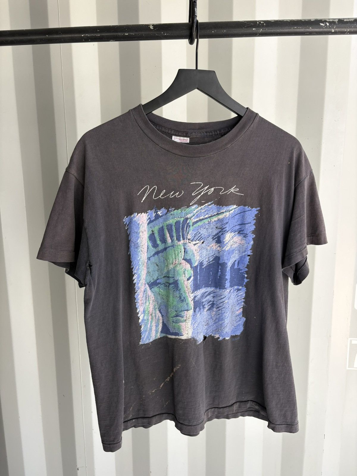 Vintage Vintage New York Art Shirt Faded Thrashed Grunge Band Boxy Size US L / EU 52-54 / 3 - 1 Thumbnail