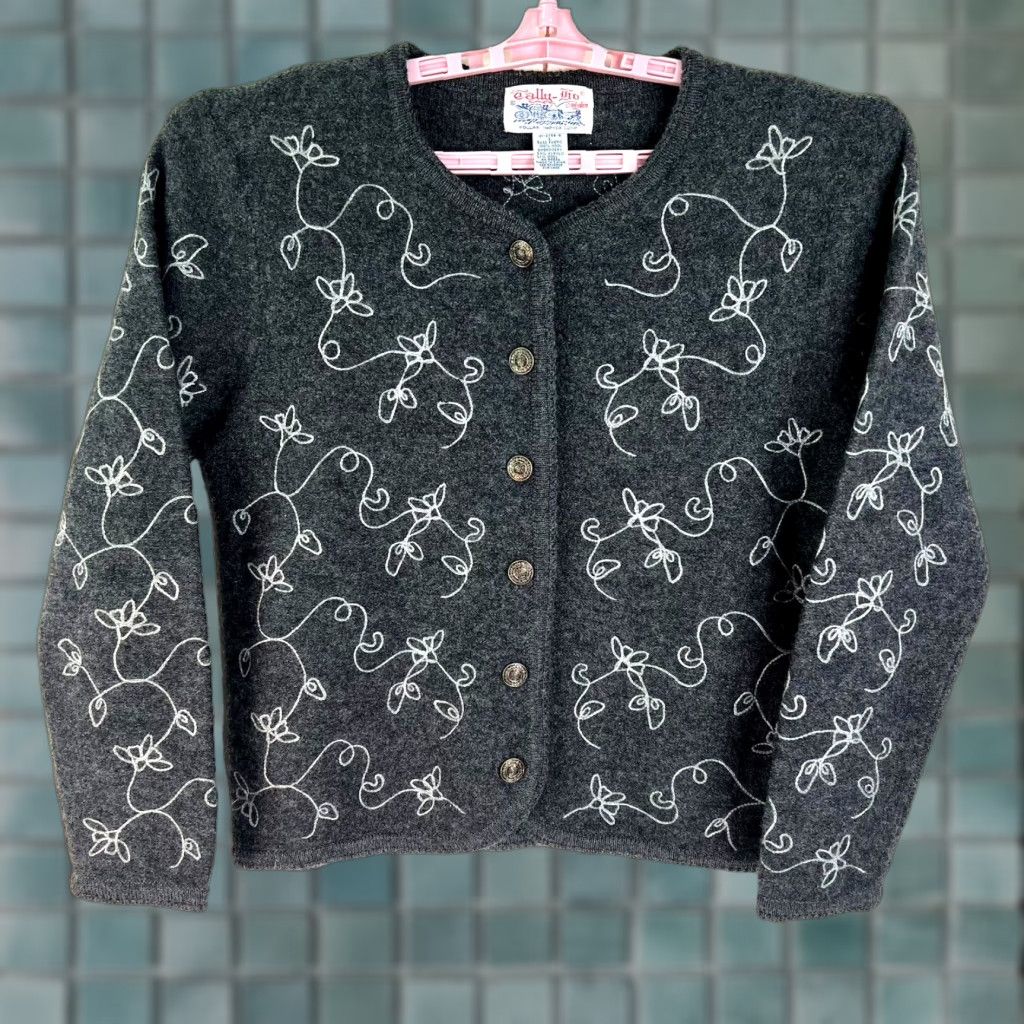 Vintage VINTAGE Tally Ho Cardigan Wool Sweater Womens L Gray Floral Tight Knit Size L / US 10 / IT 46 - 1 Thumbnail
