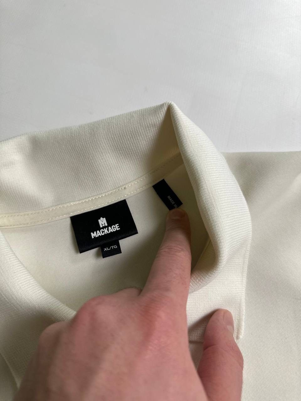 Mackage Mackage Felix 1/4 Polo Zip Cream Luxury Oldmoney Size US XL / EU 56 / 4 - 7 Thumbnail