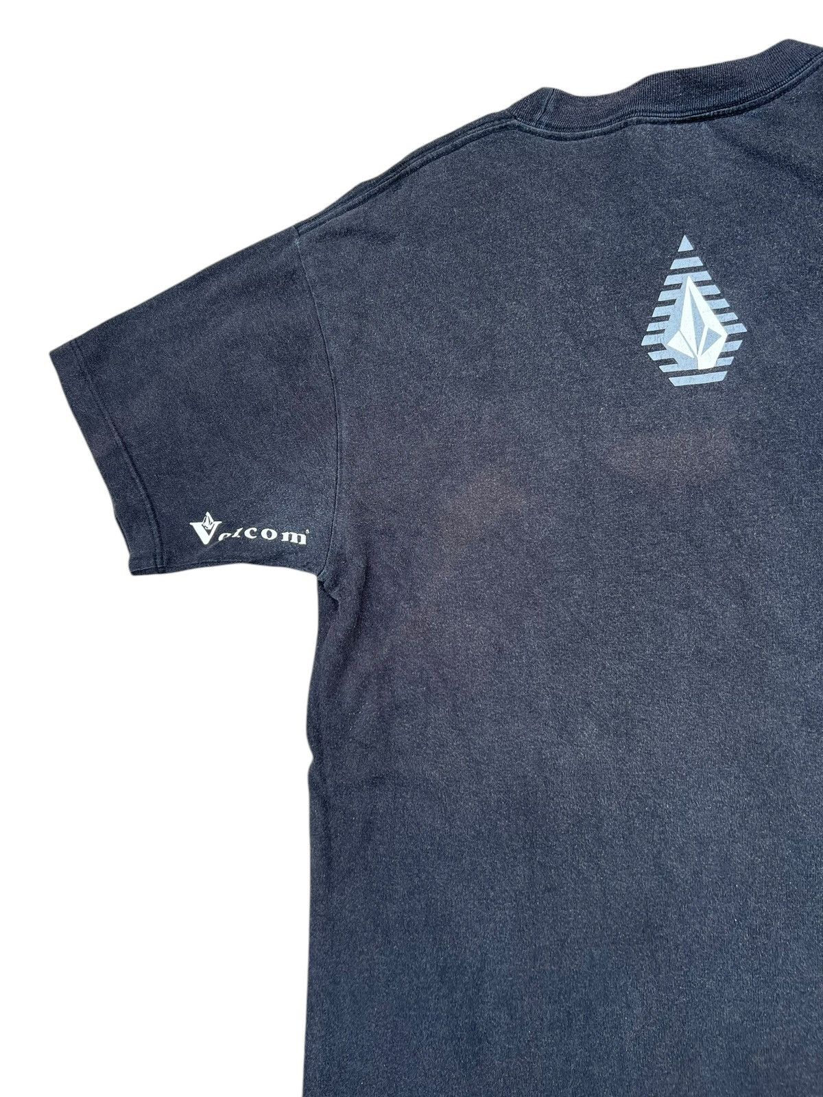 Vintage Vintage 90s Volcom Sun Faded Black Skateboard tees Size US L / EU 52-54 / 3 - 15 Thumbnail