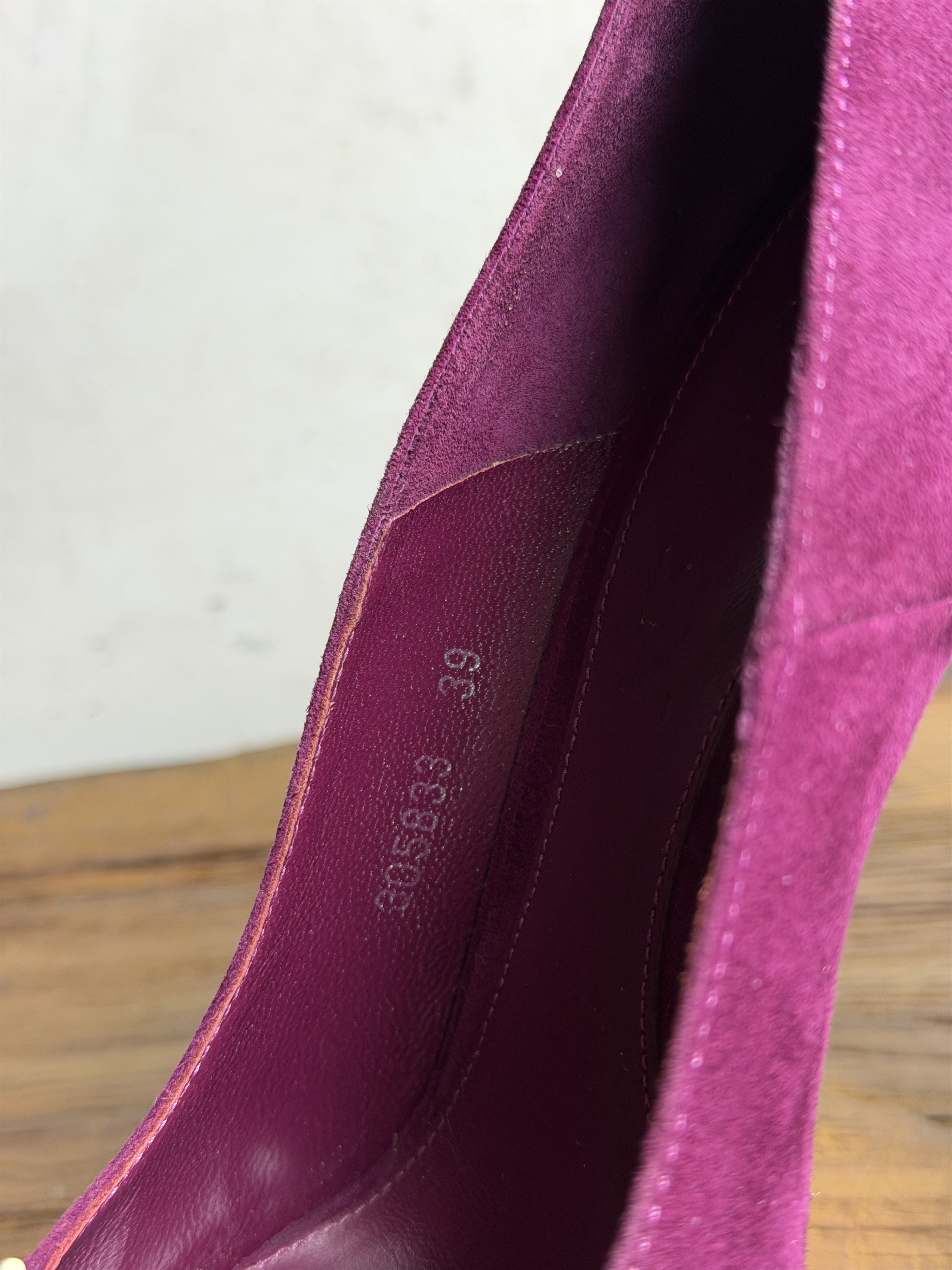 Alexander McQueen Alexander McQueen Purple Suede Embellished Skull Pumps Size US 10 / IT 40 - 9 Thumbnail