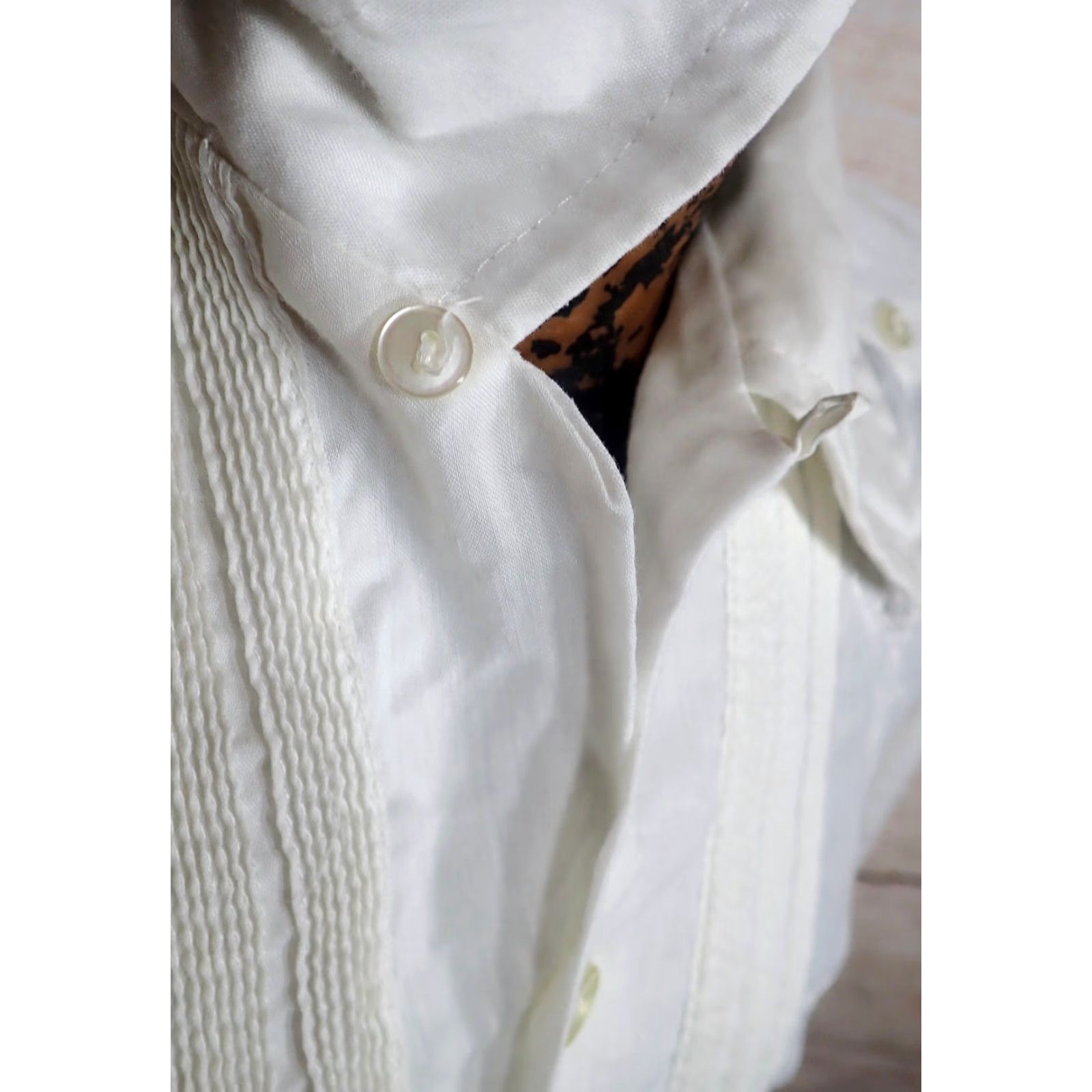 Vintage VINTAGE Caracol Shirt 60s 70s Loop Collar Guayabera Short Sleeve Button-Up White Mens M Cotton Summer Wedding Formal Casual 1960s 1970s Mexico Size 40R - 4 Thumbnail