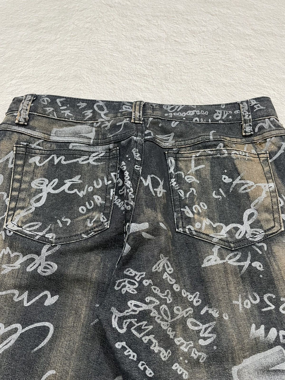 If Six Was Nine 2000s Graffiti Print Flared Jeans Y2K Size 28" / US 6 / IT 42 - 6 Thumbnail