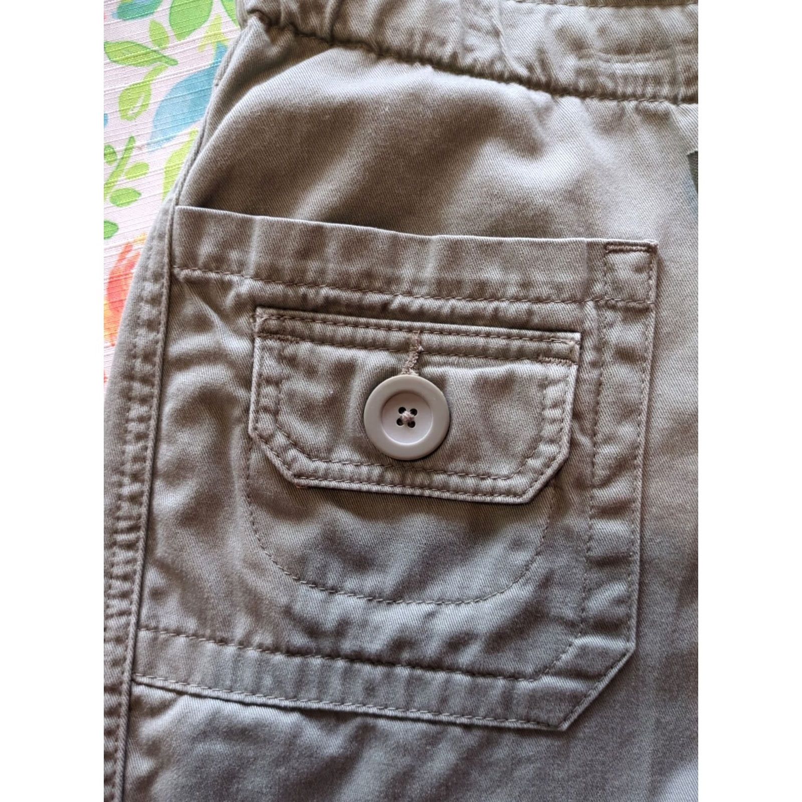 Vintage VINTAGE LEE Riders Shorts Women 12M Khaki Pockets Drawstring Cargo Inseam 5 in Army Green 6 Pocket Size 34" / US 12 / IT 48 - 2 Thumbnail