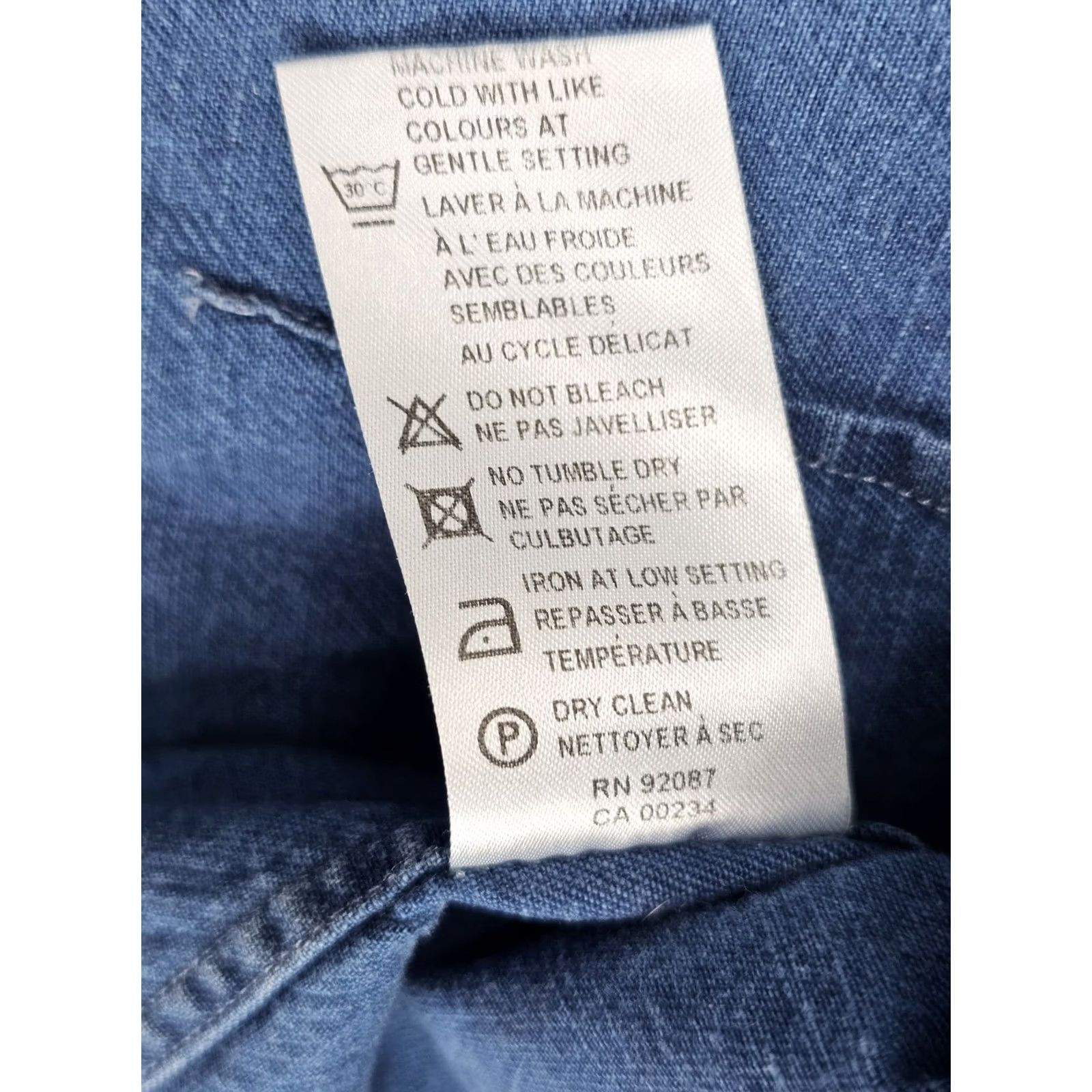 Saks Fifth Avenue Saks Fifth Avenue Denim Button Shirt Men M Blue Cotton Long Sleeve EUC Size US M / EU 48-50 / 2 - 4 Thumbnail