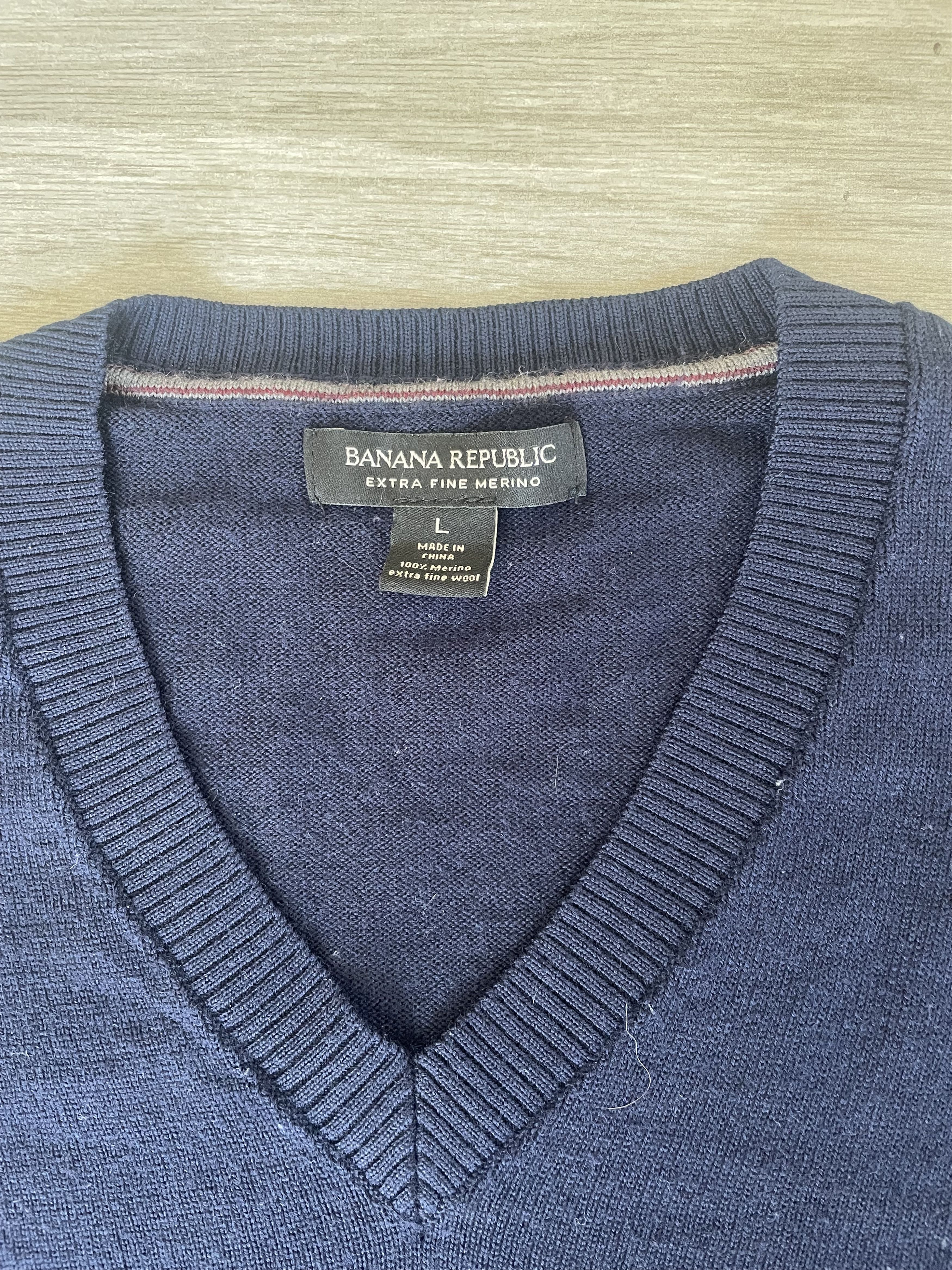 Banana Republic Banana Republic V Neck Sweater Large Blue merino wool Size US L / EU 52-54 / 3 - 3 Thumbnail
