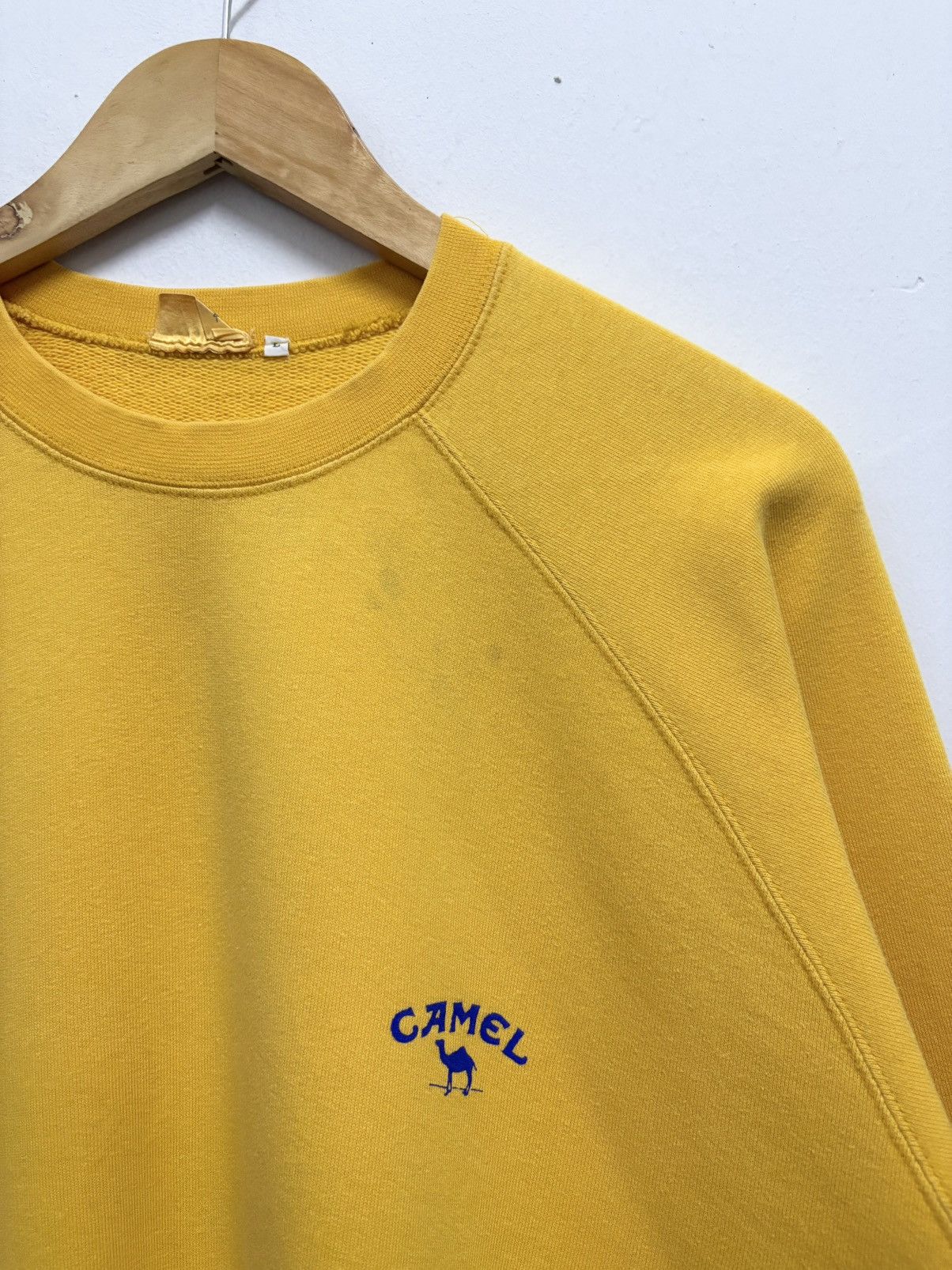 Vintage Vintage 80’s Camel F1 Racing Team Yellow Crewneck Size US L / EU 52-54 / 3 - 6 Thumbnail