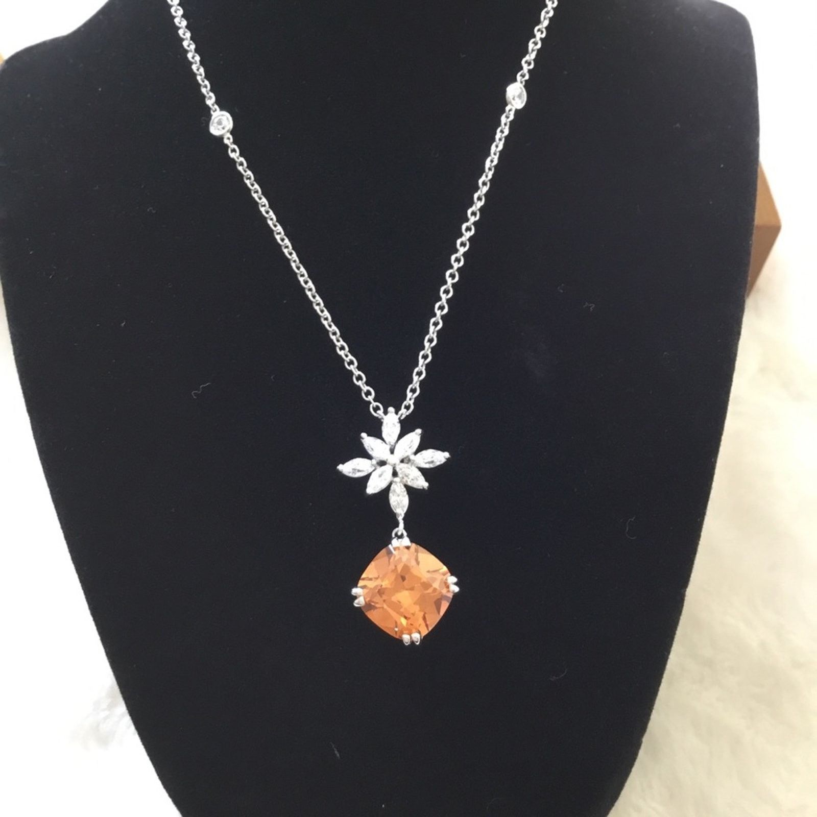 Other Yellow Crystal with Flower Interlocking Necklace Size ONE SIZE - 1 Thumbnail