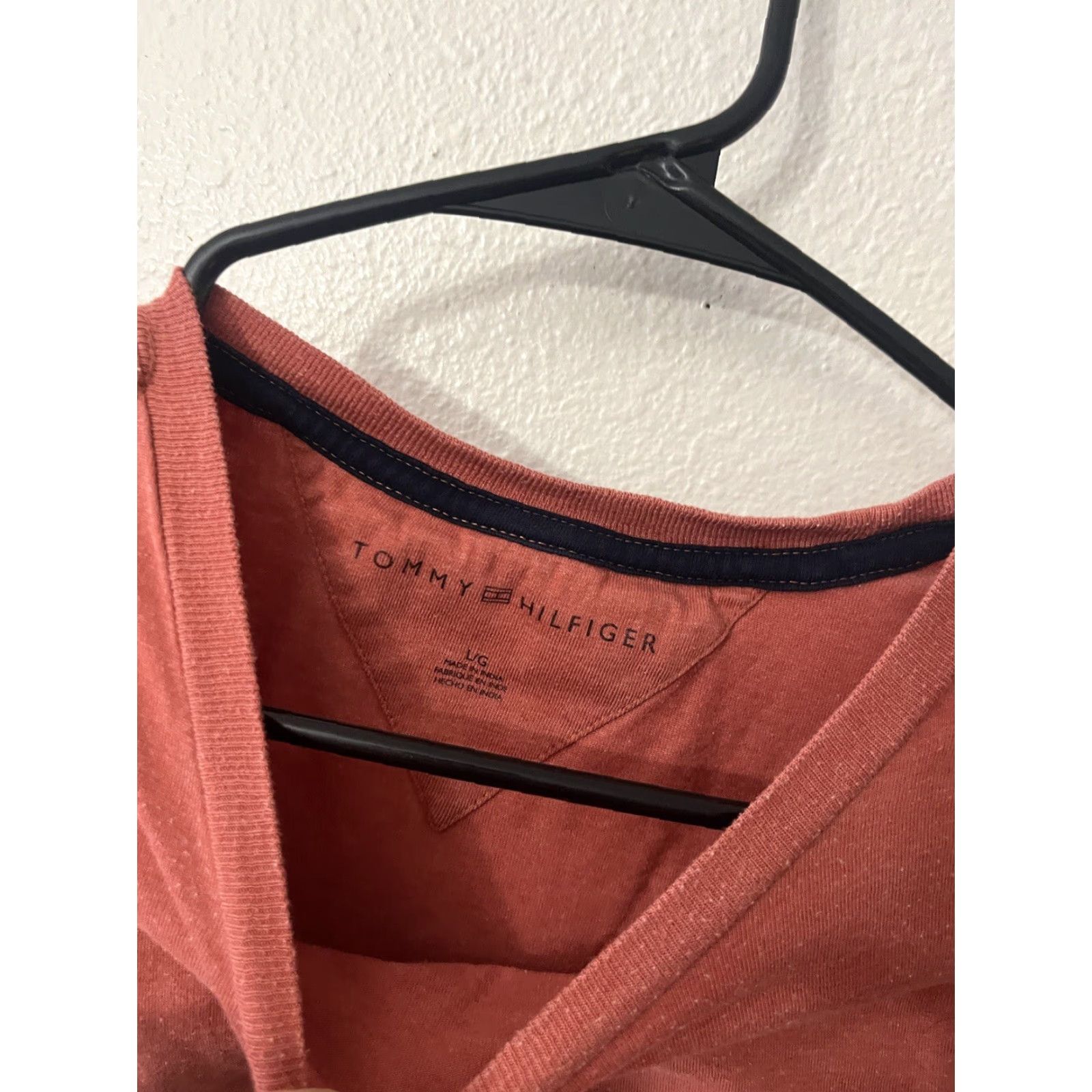 Tommy Hilfiger Tommy Hilfiger T-Shirt Men’s Size L Orange Logo Short Sleeve Pocket Tee 90s Classic Crew Neck Cotton Shirt Mens Size US L / EU 52-54 / 3 - 2 Thumbnail