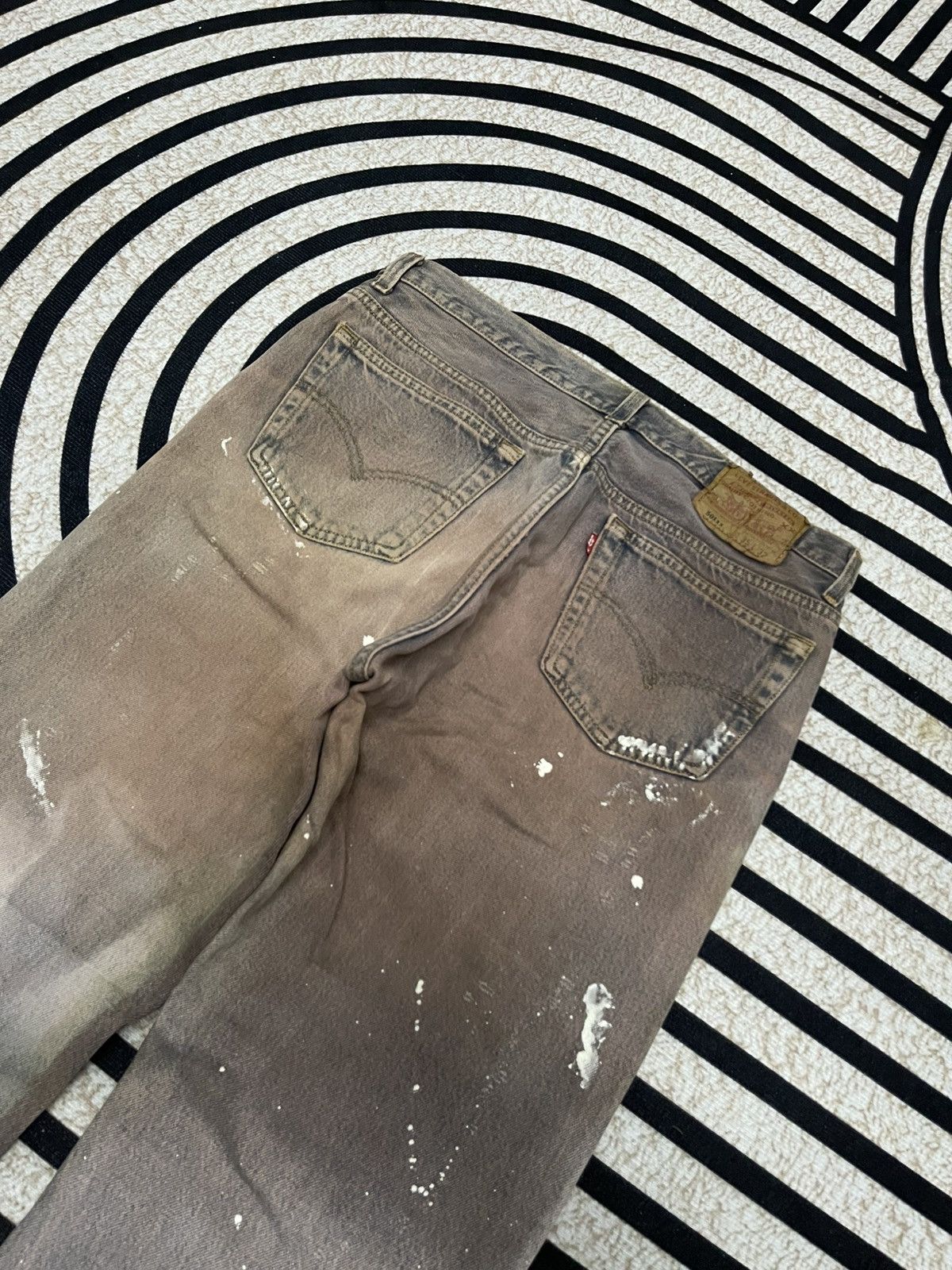 Levi's Vintage Clothing 90s LEVIS 501xx DISTRESSED JEANS SPLASHED PAINT RARE Size US 31 - 15 Thumbnail
