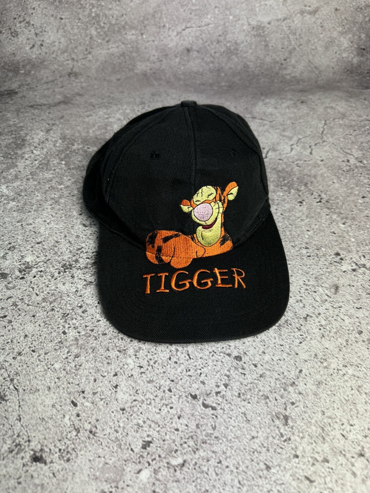 Disney × Vintage Vintage Disney Tigger Hat Cap Strapback Disneyland Pooh Size ONE SIZE - 1 Thumbnail