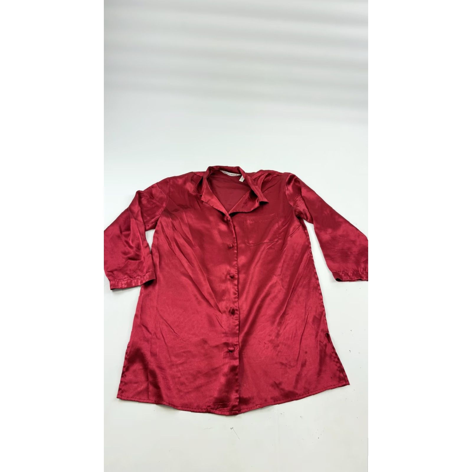 Victoria's Secret Victoria's Secret Shirt Womens Small Red Satin Button Front Sleep Nightgown Size S / US 4 / IT 40 - 2 Thumbnail