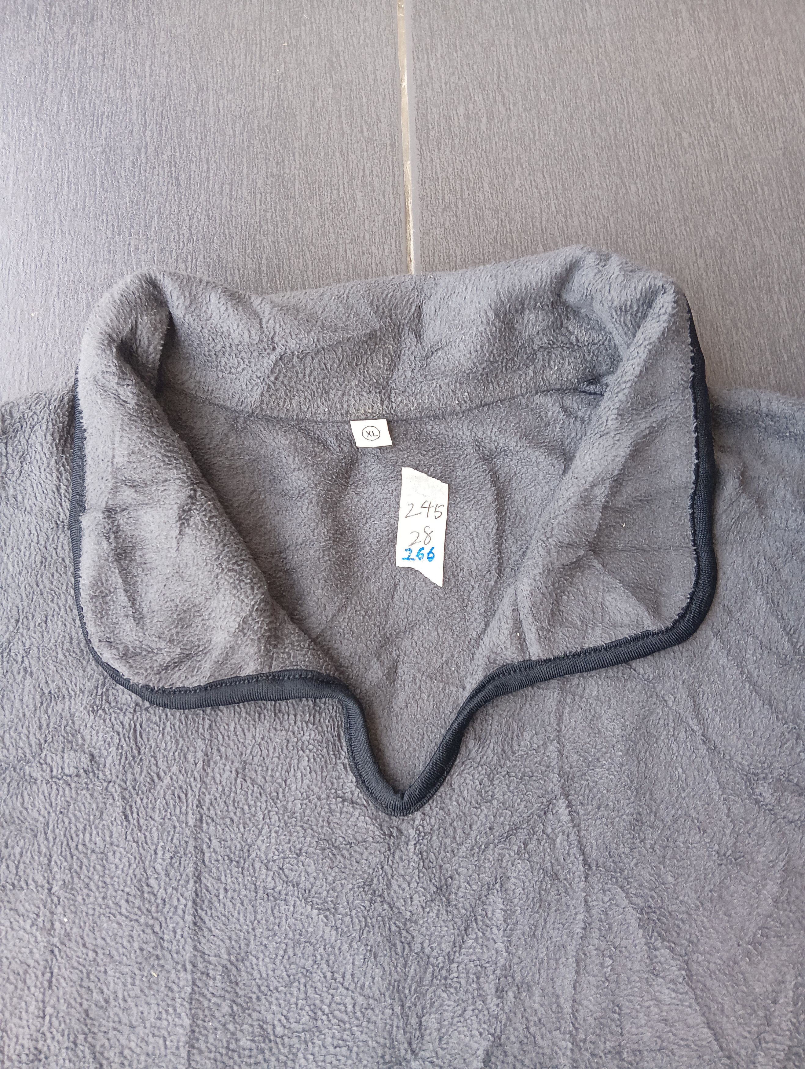 Uniqlo uniqlo sweater Size US XL / EU 56 / 4 - 3 Thumbnail
