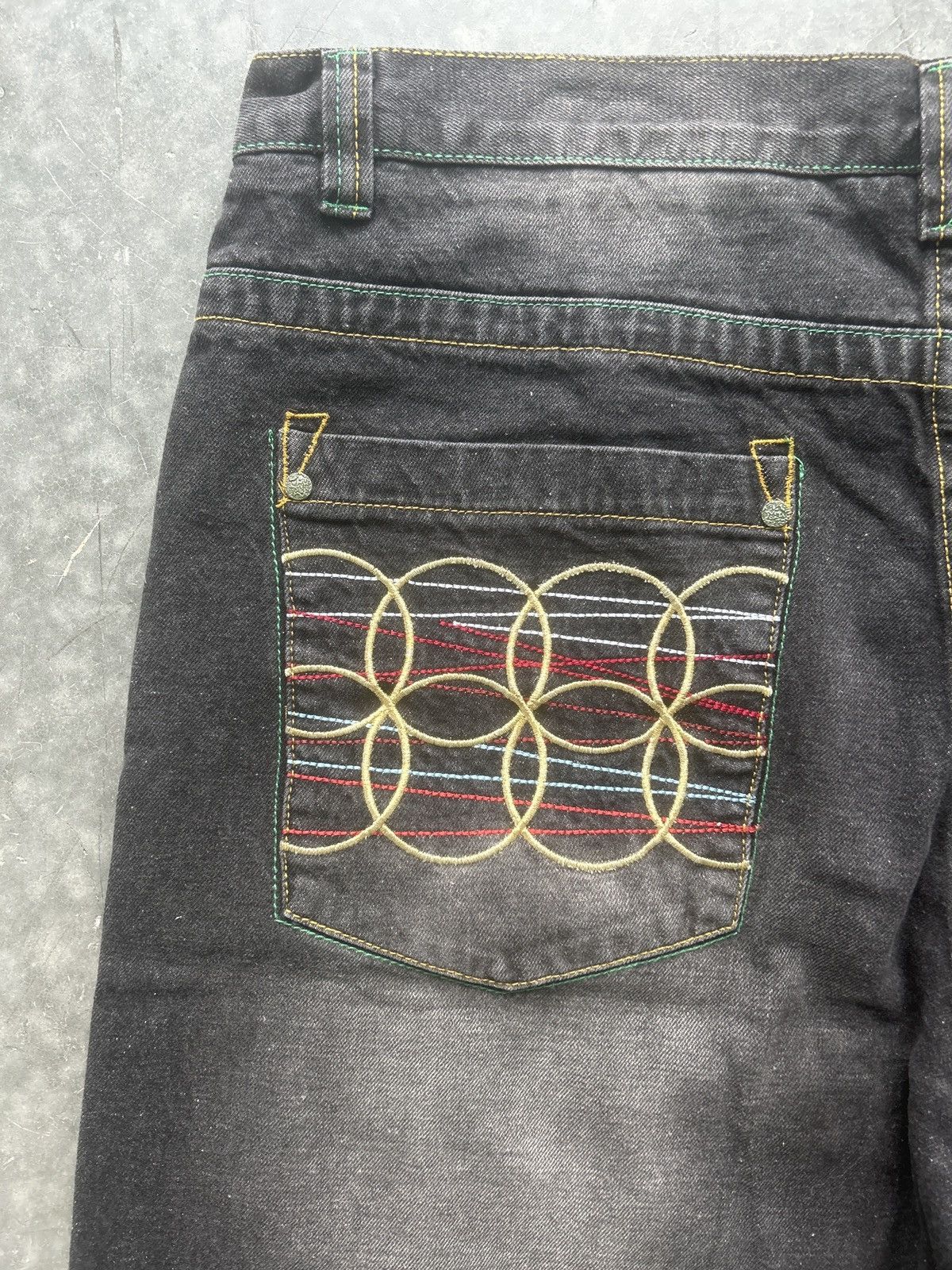 Coogi × JNCO × Vintage Vintage Y2K Coogi Faded Black Embroidered Jean Shorts Size US 38 / EU 54 - 2 Thumbnail