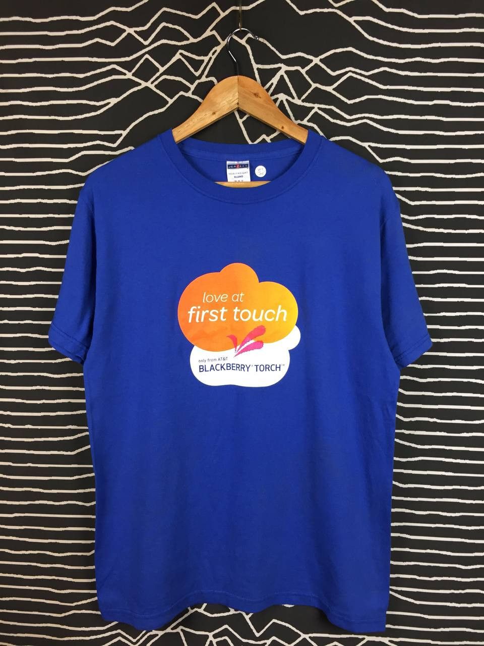 Vintage Vtg AT&T Blackberry Torch Love at First Touch Promo Tee Size US M / EU 48-50 / 2 - 1 Thumbnail