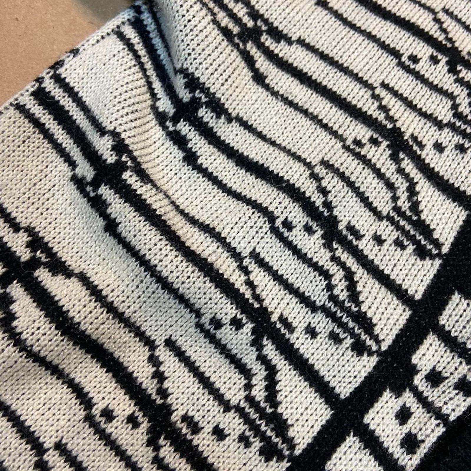 Other 90s black and white cardigan Size US M / EU 48-50 / 2 - 3 Thumbnail