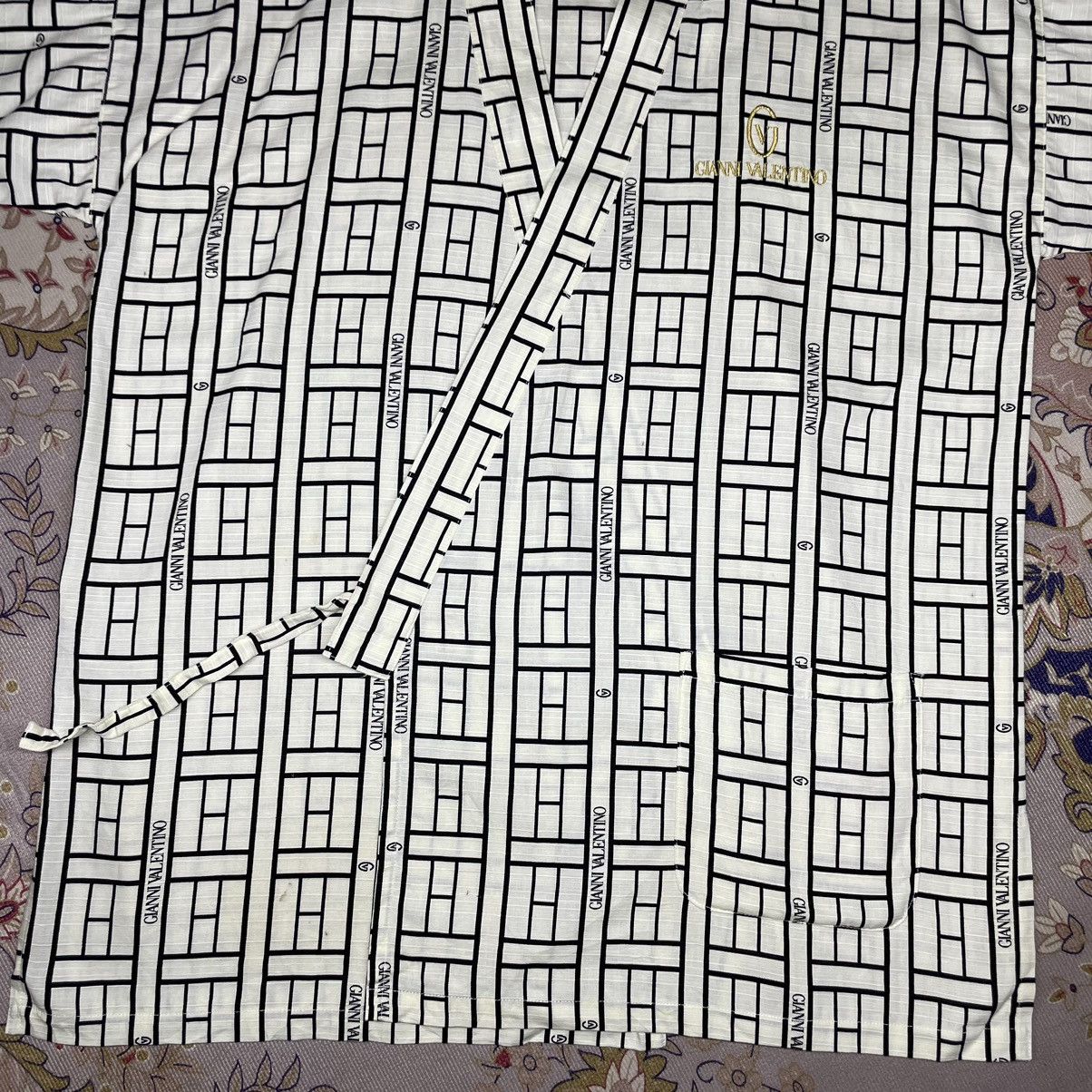 Valentino Rarely! Vintage Gianni Valentino Monogrem Kimono Size US L / EU 52-54 / 3 - 5 Thumbnail