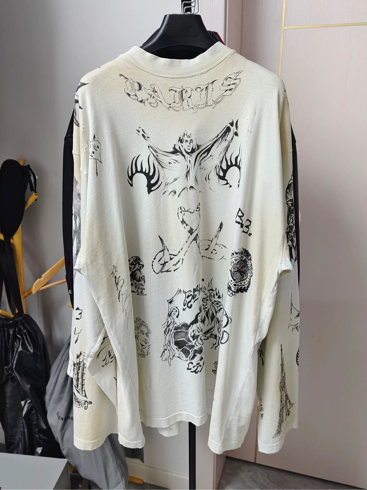 Balenciaga balenciaga vintage ink printed long sleeve shirt Size US L / EU 52-54 / 3 - 1 Thumbnail