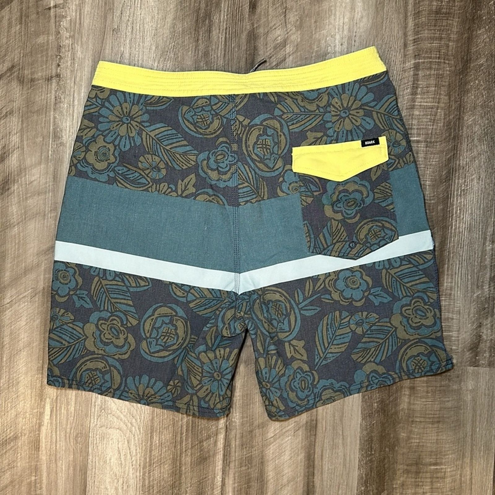 Roark Roark The Chiller Series Board Shorts - 30 Size US 30 / EU 46 - 2 Thumbnail