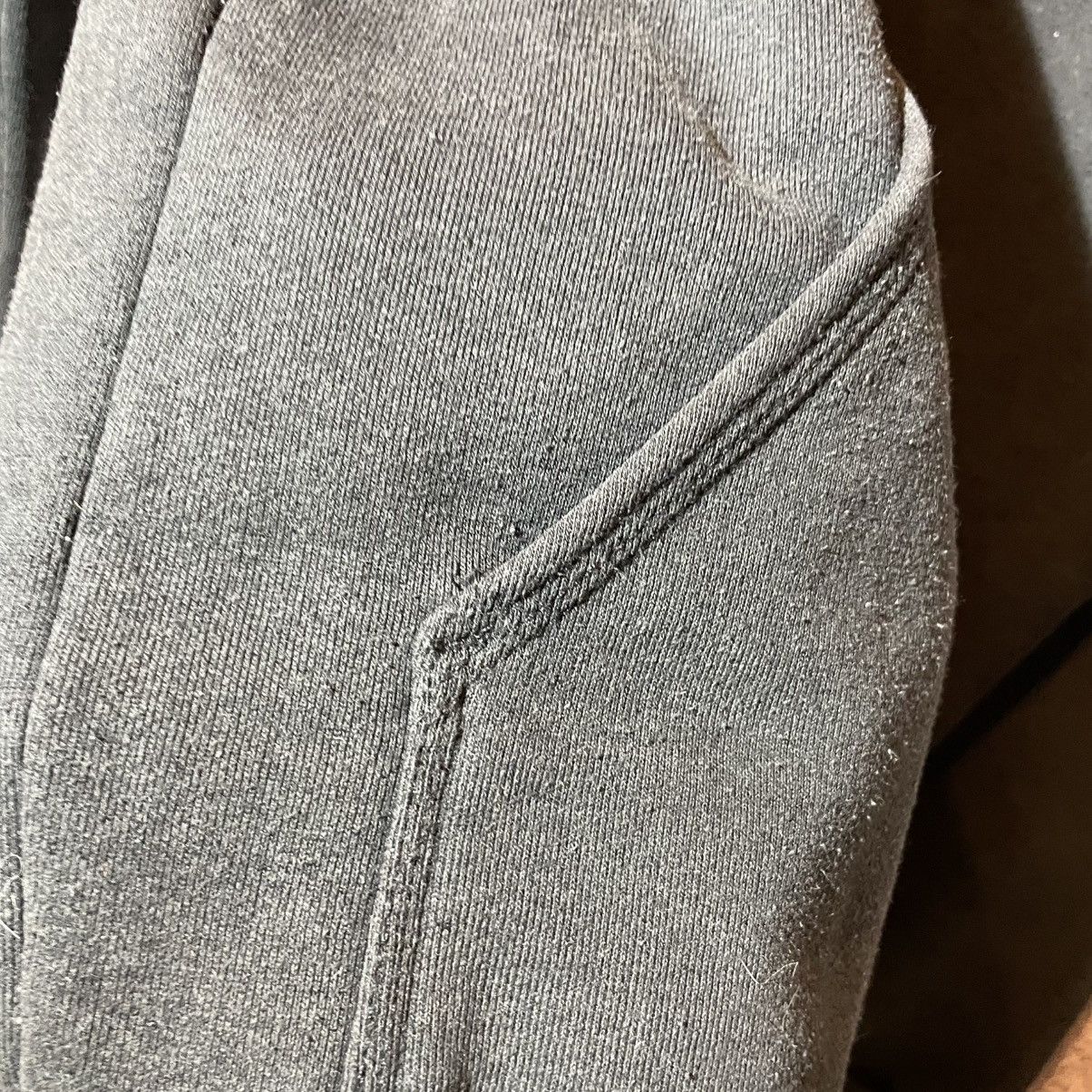 Carhartt Vintage Carhartt Faded Hoodie Small Black Camo Logo Y2K Rare Size US S / EU 44-46 / 1 - 8 Thumbnail