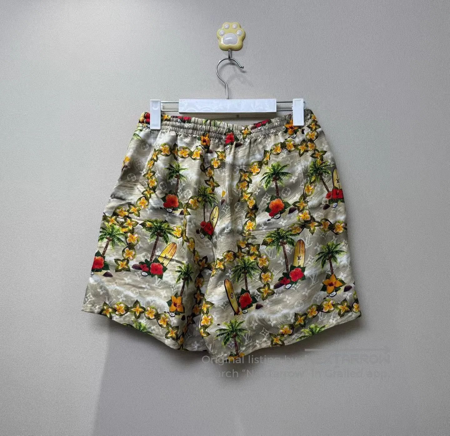 Louis Vuitton Louis Vuitton Floral Palm Silk Logo Shorts. Size 37" - 4 Thumbnail