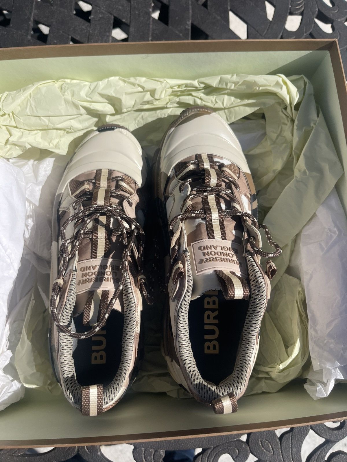 Burberry BURBERRY ARTHUR CAMOUFLAGE SNEAKER Size US 7 / EU 40 - 10 Thumbnail