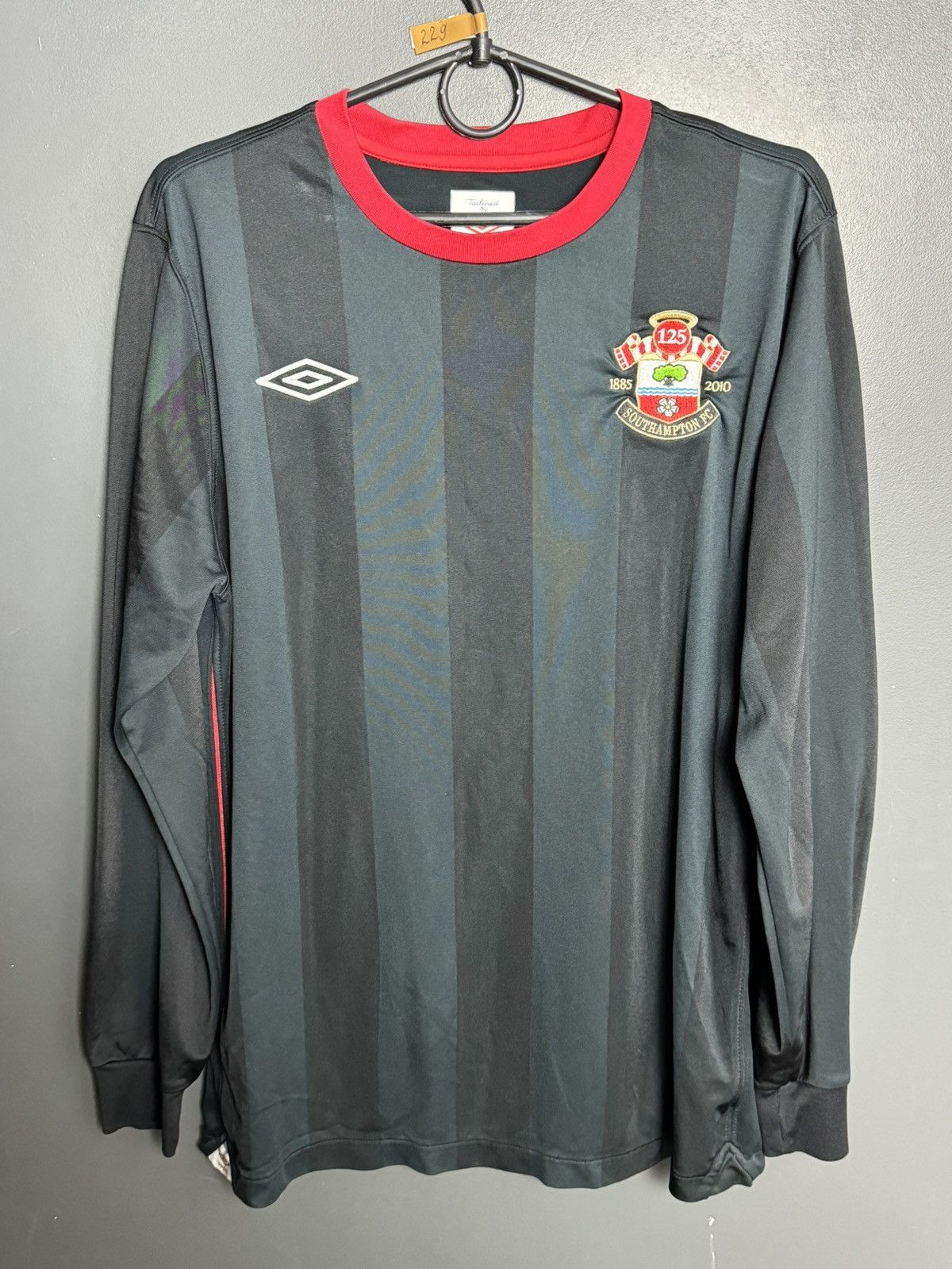 Umbro Southampton 10/11 Away Football Long Sleeve Jersey Size US M / EU 48-50 / 2 - 1 Thumbnail