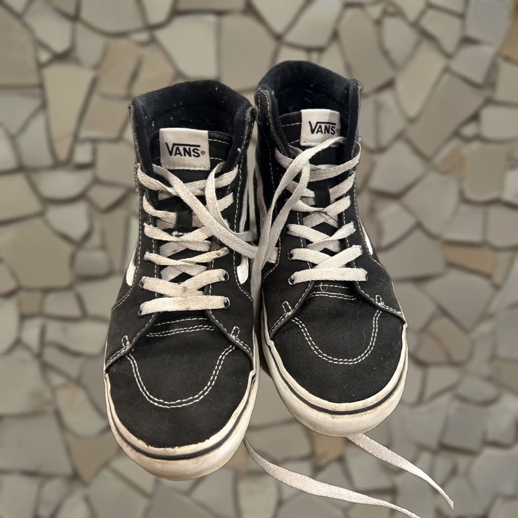 VANS SK8 Hi Kids High Top Sneakers Size Black Suede Casual