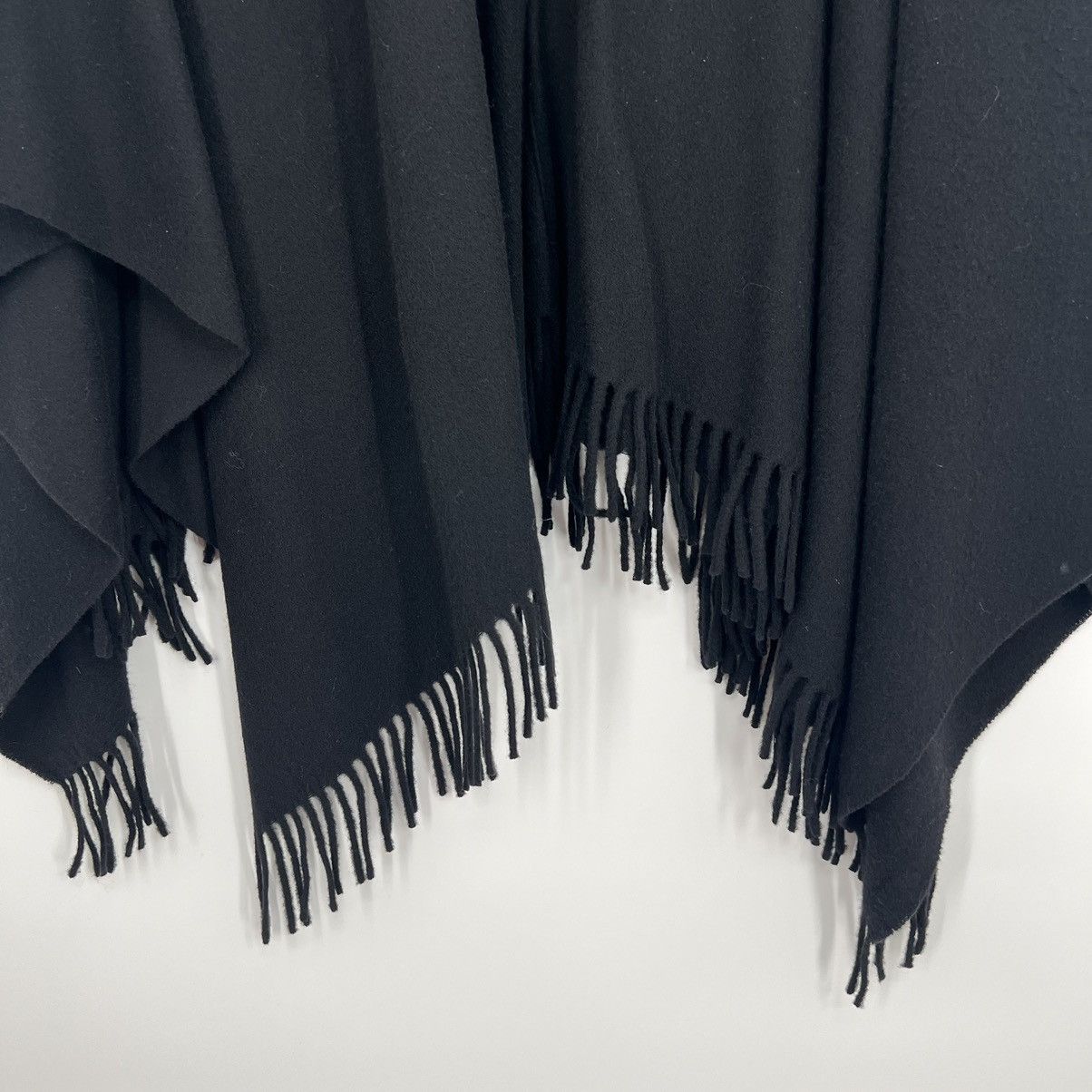 Pinko NEW Pinko Fringed 100% Wool Poncho Relaxed Fit Black Size ONE SIZE - 6 Thumbnail