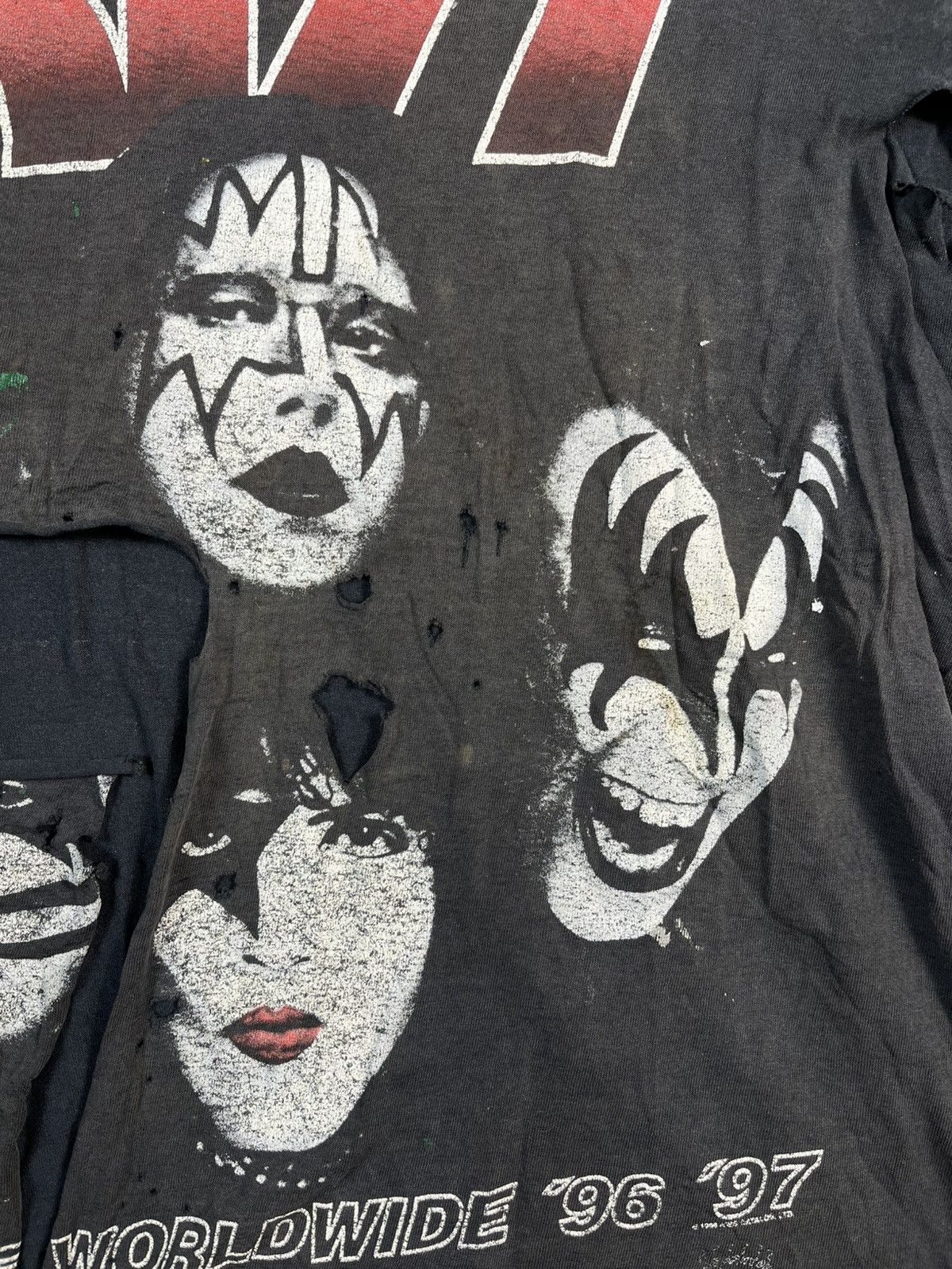 KISS KISS Alive Worldwide Tour 96 97 Distressed Faded Tee Size US XL / EU 56 / 4 - 6 Thumbnail