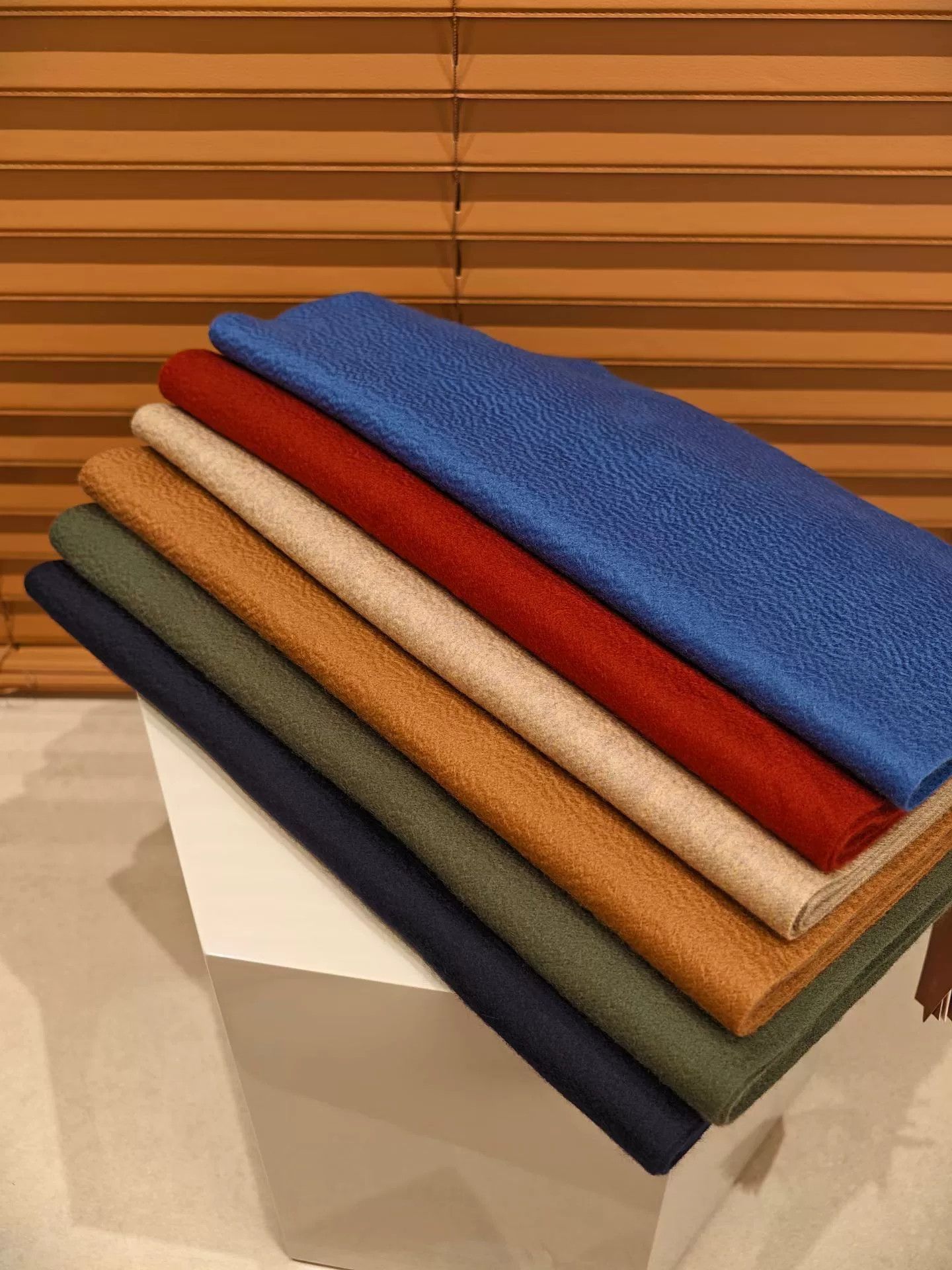 Loro Piana Loro Piana Grande Unita Cashmere Scarf Size ONE SIZE - 1 Thumbnail