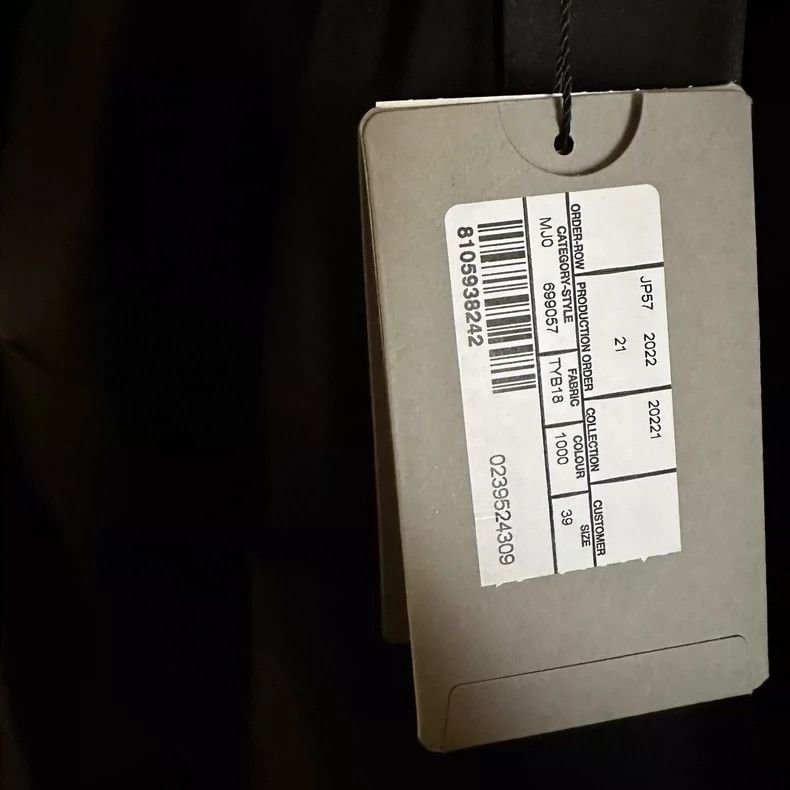 Balenciaga Balenciaga size 39 SS22 BB front and back embroidered logo Size US M / EU 48-50 / 2 - 7 Thumbnail