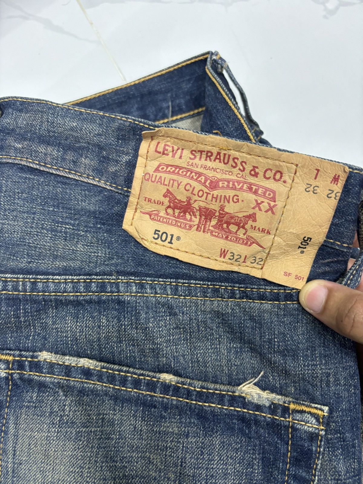 Levi's RARE LEVIS 501 JAPAN DISTRESSED DENIM JEANS Size US 32 / EU 48 - 11 Thumbnail
