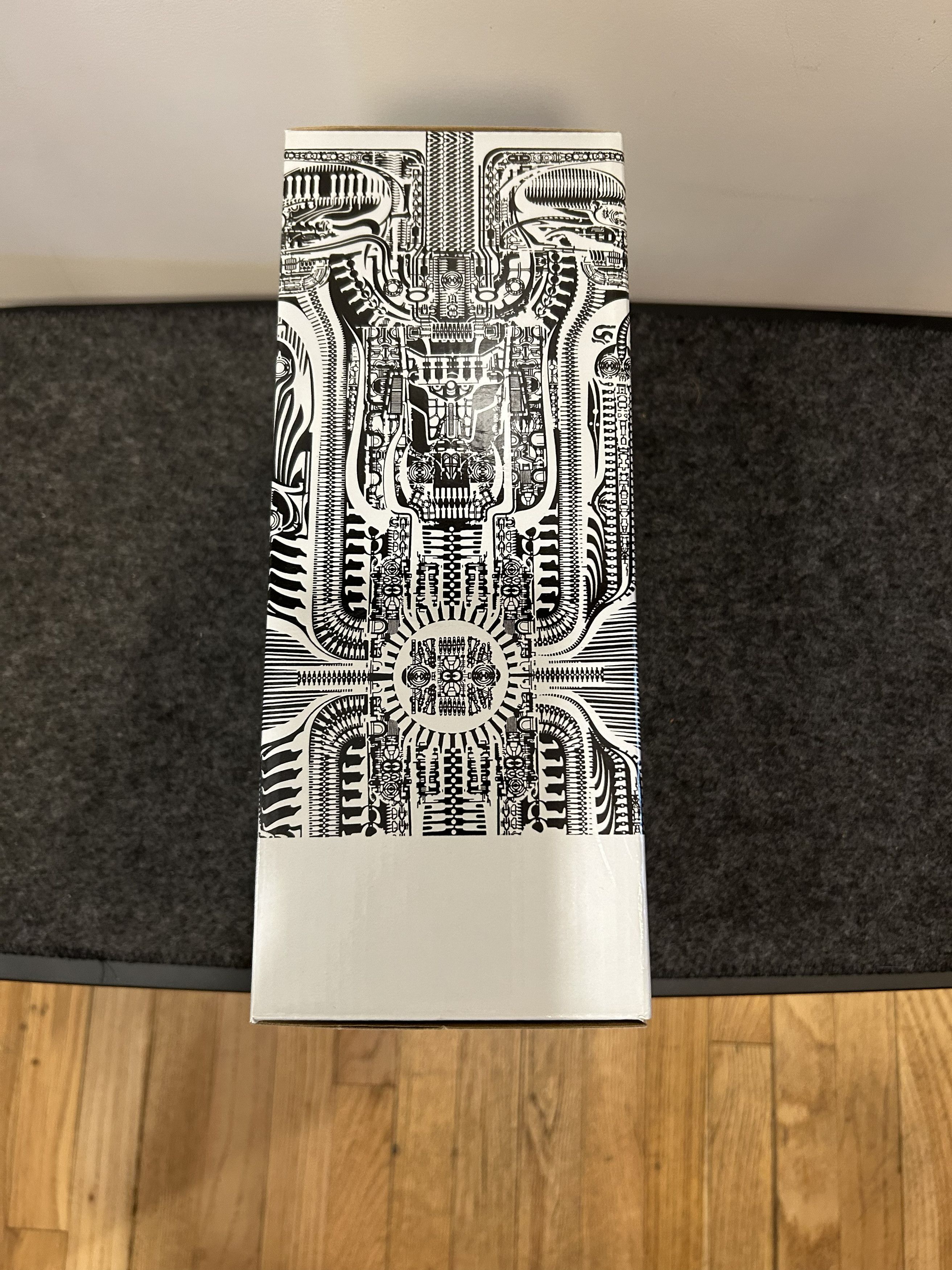 Medicom Toy MEDICOM TOY_HR GIGER_White Chrome Size ONE SIZE - 6 Thumbnail