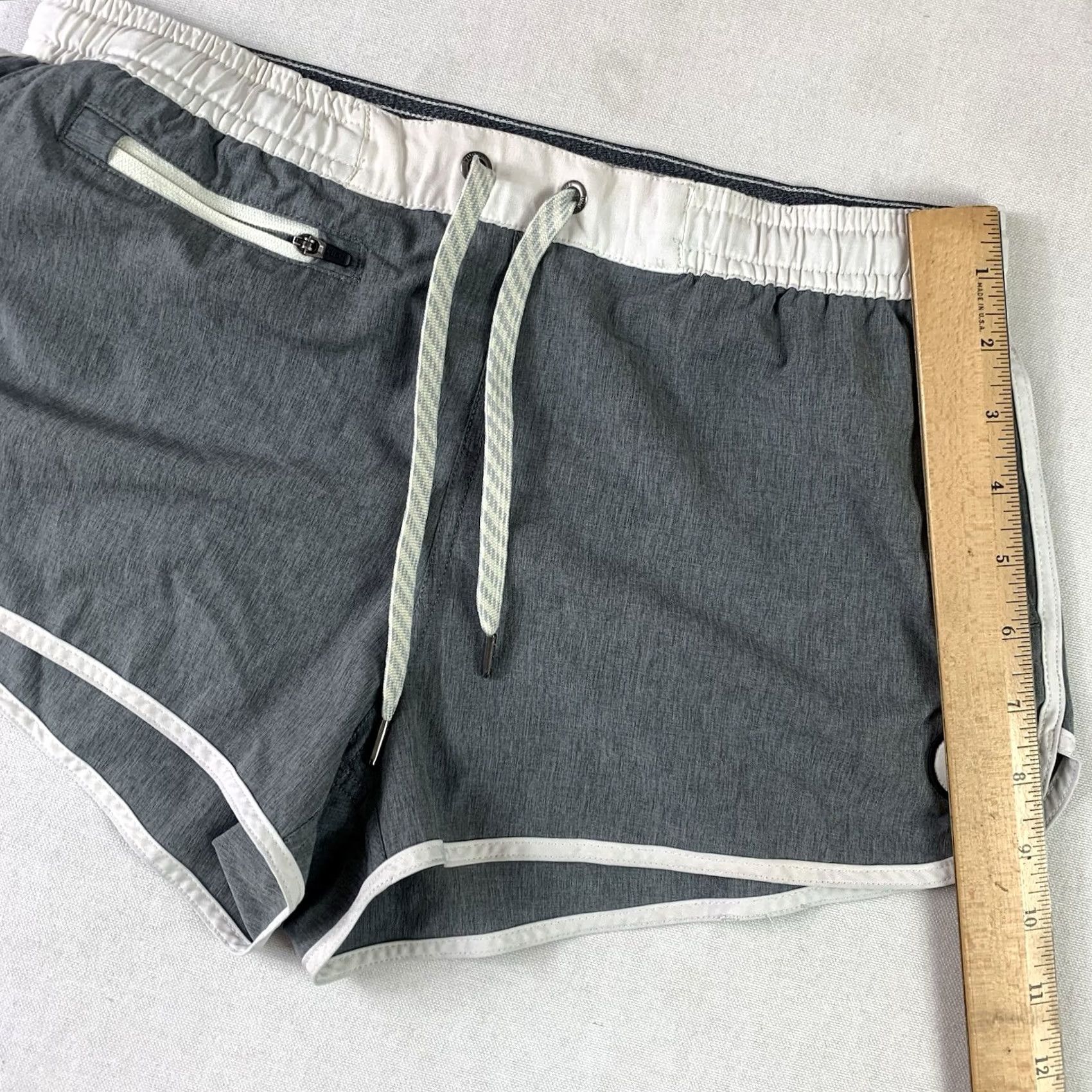 Vuori Vuori Tavi Shorts Womens Small Gray 2" Athletic Gym Running Yoga VW361 Size 28" / US 6 / IT 42 - 5 Thumbnail