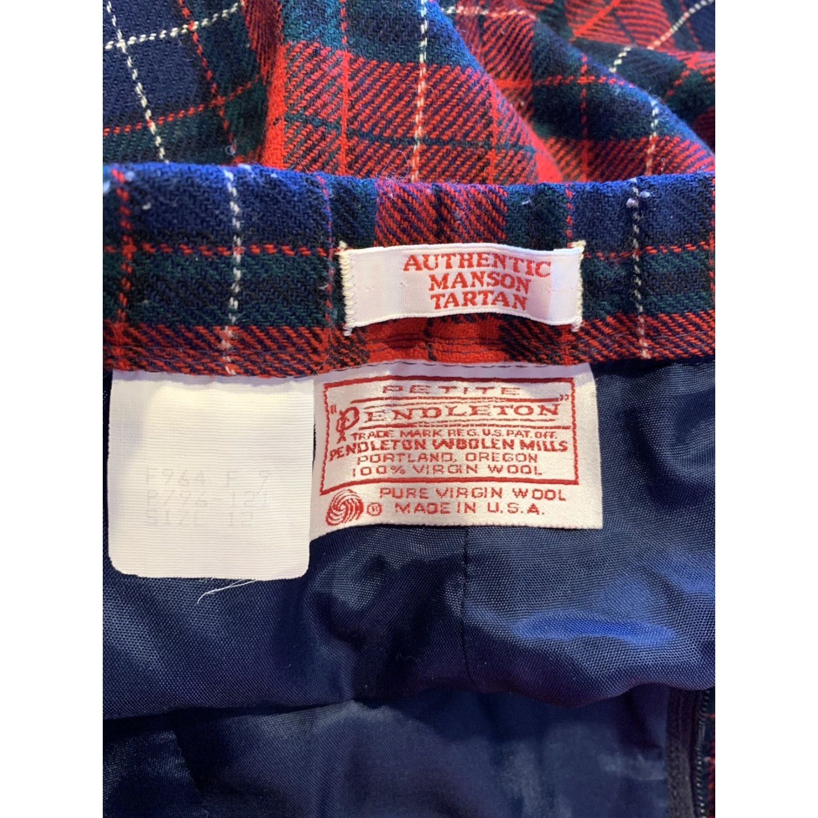 Pendleton VINTAGE Pendleton Pants Womens 12 Red Wool Plaid Straight Leg 27in Inseam Dress Pants Capable Casual Mens Womens Girls Size 34" / US 12 / IT 48 - 4 Thumbnail