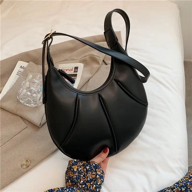 Japanese Brand × Vintage Outdoor retro faux PU leather curved hobo shoulder bag Size ONE SIZE - 2 Thumbnail