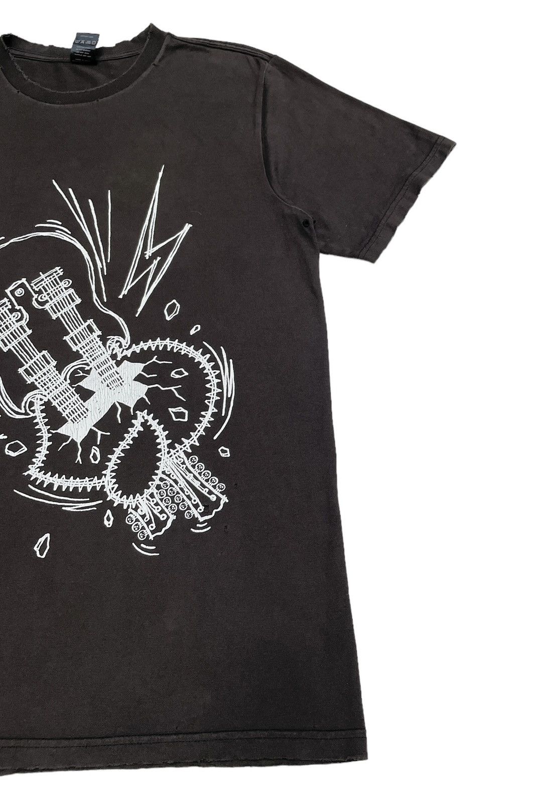 Number (N)ine Rare Design Vintage Number Nine Smashed Guitar T-shirt 2000s Size US XL / EU 56 / 4 - 6 Thumbnail