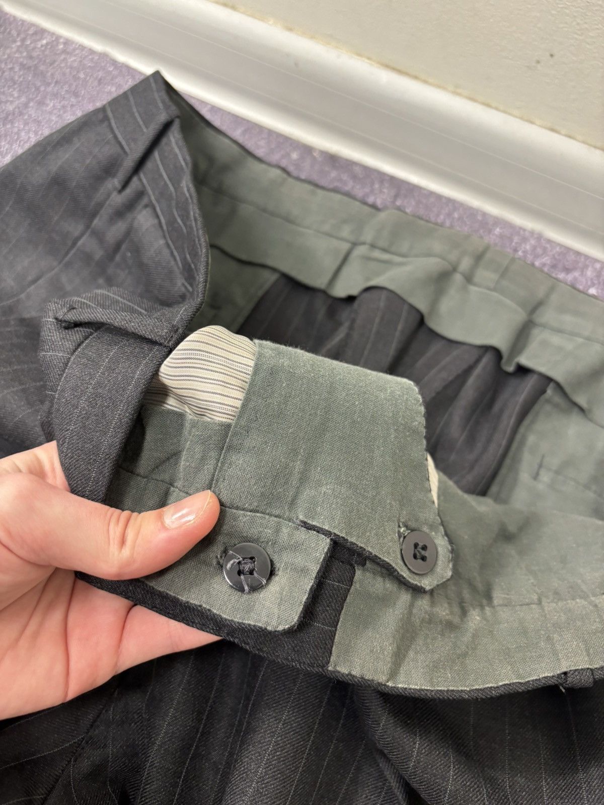 Holland & Sherry Holland & Sherry Men’s Dark Gray Pinstripe Wool Suit Size 52R - 22 Thumbnail