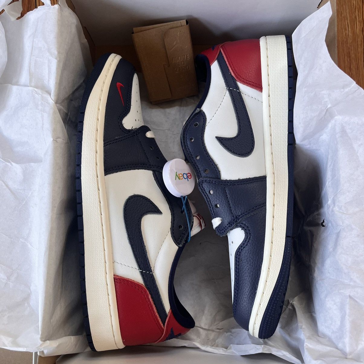 Nike New Air Jordan 1 Low OG Howard University SIZE 9.5 US MEN Size US 9.5 / EU 42-43 - 5 Thumbnail