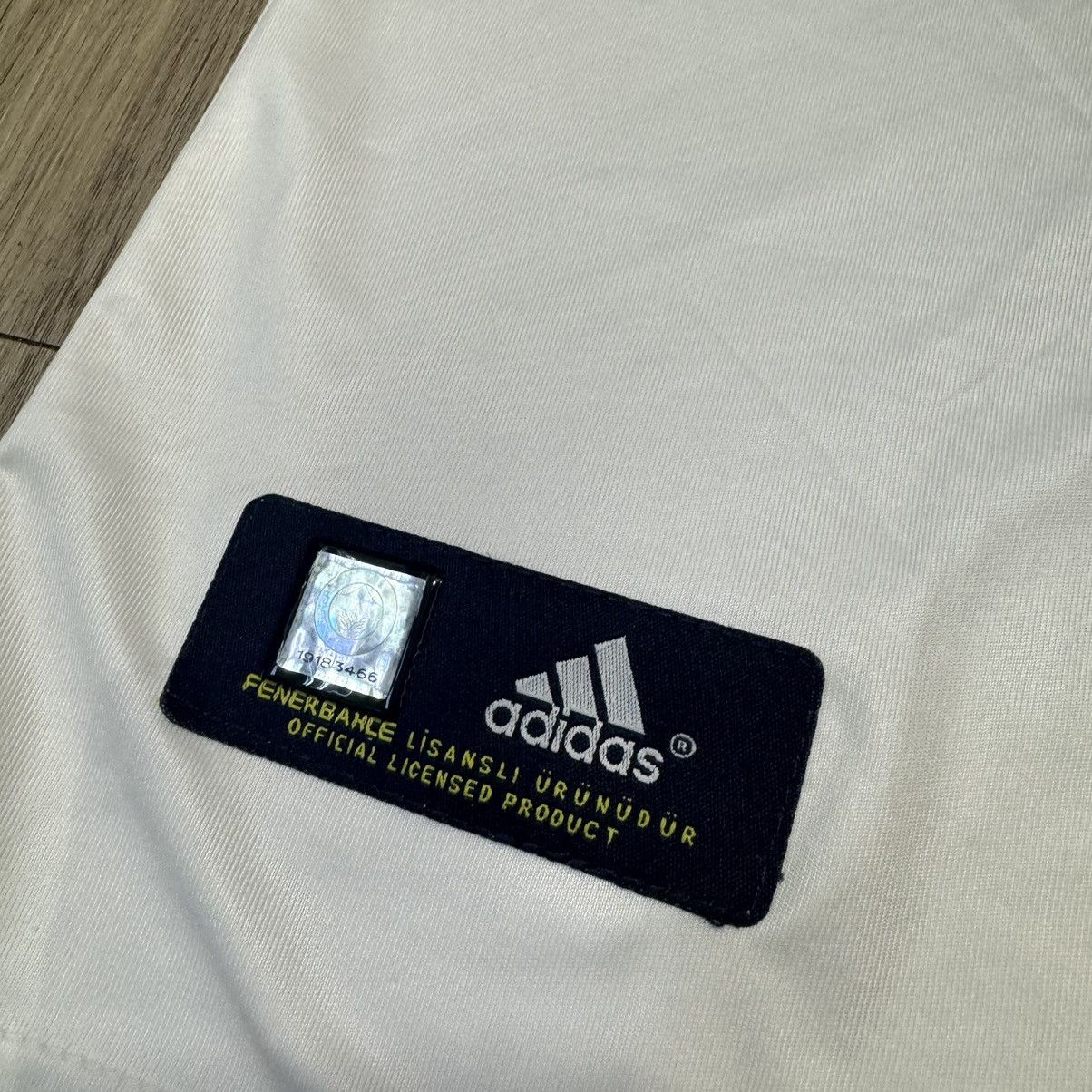 Adidas Fenerbahce 08/09 away shirt #3 R.Carlos (bnwt) Size US S / EU 44-46 / 1 - 7 Thumbnail