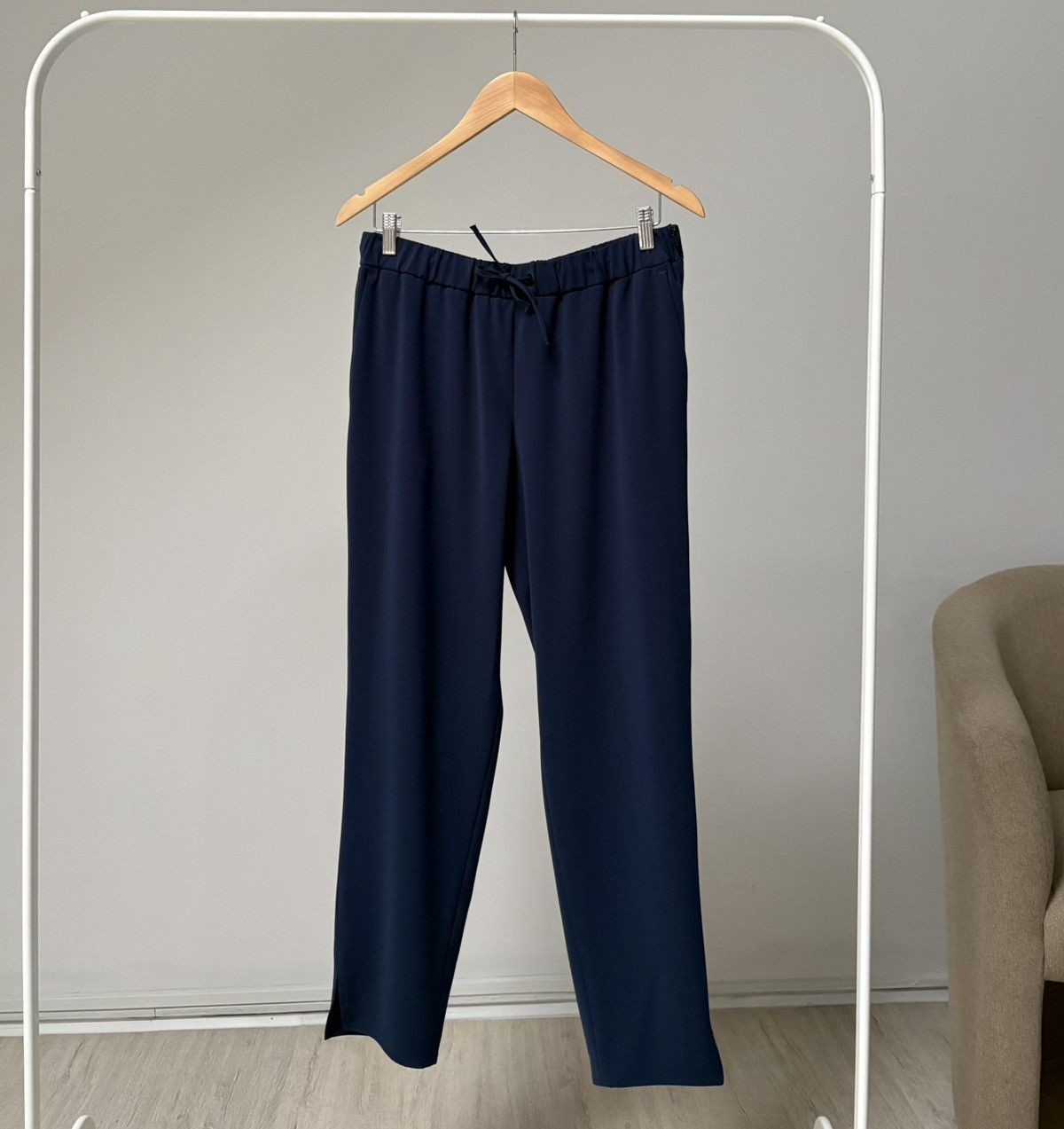 Akris Akris Punto Navy Blue Elastic Waist Tapered Pants Size US 12 Size 34" / US 12 / IT 48 - 1 Thumbnail