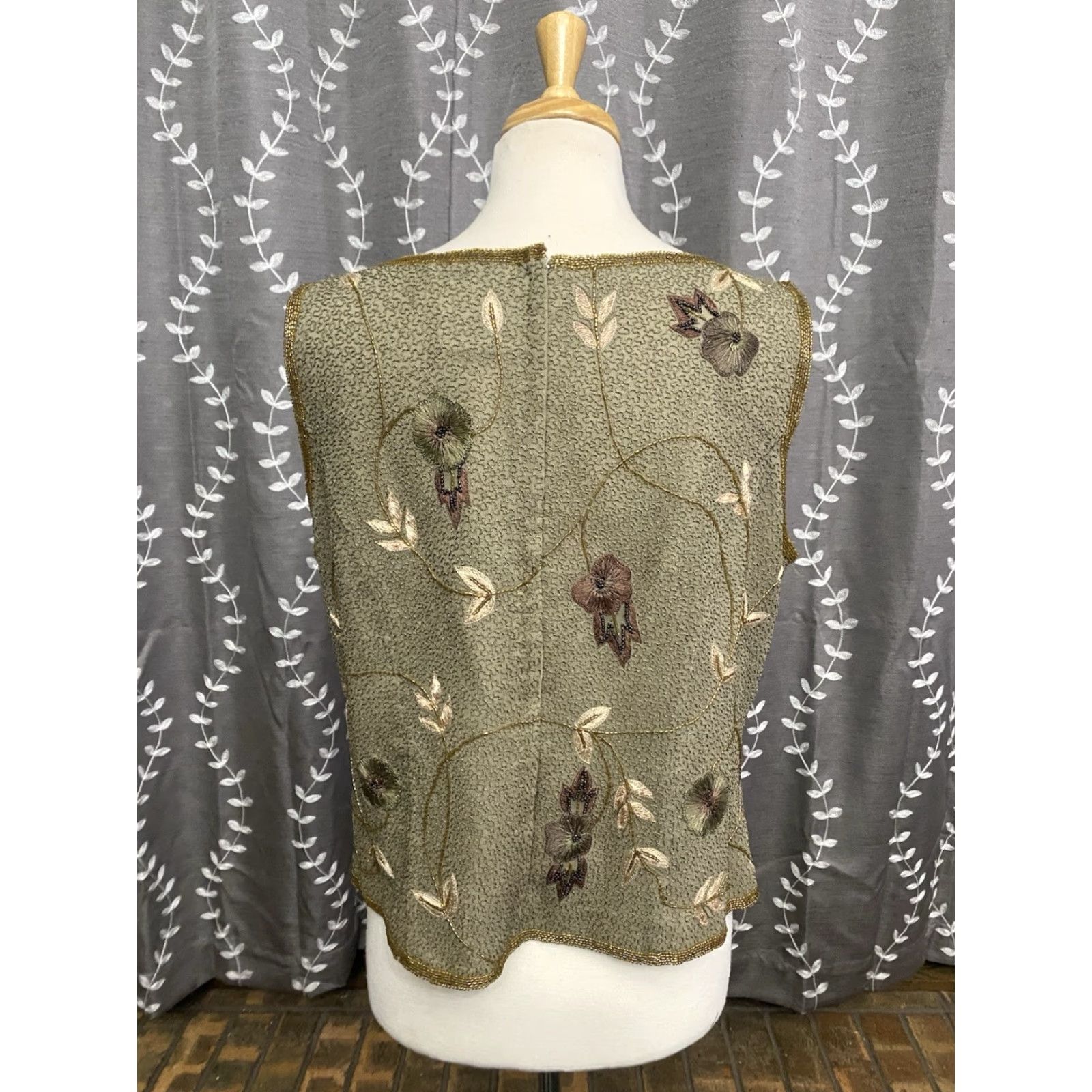Adrianna Papell VINTAGE Adrianna Papell Blouse Women's Sleeveless Top 100% Silk Beaded Floral Size 16 Beige Round Neck Size XXL / US 16-18 / IT 52-54 - 3 Thumbnail