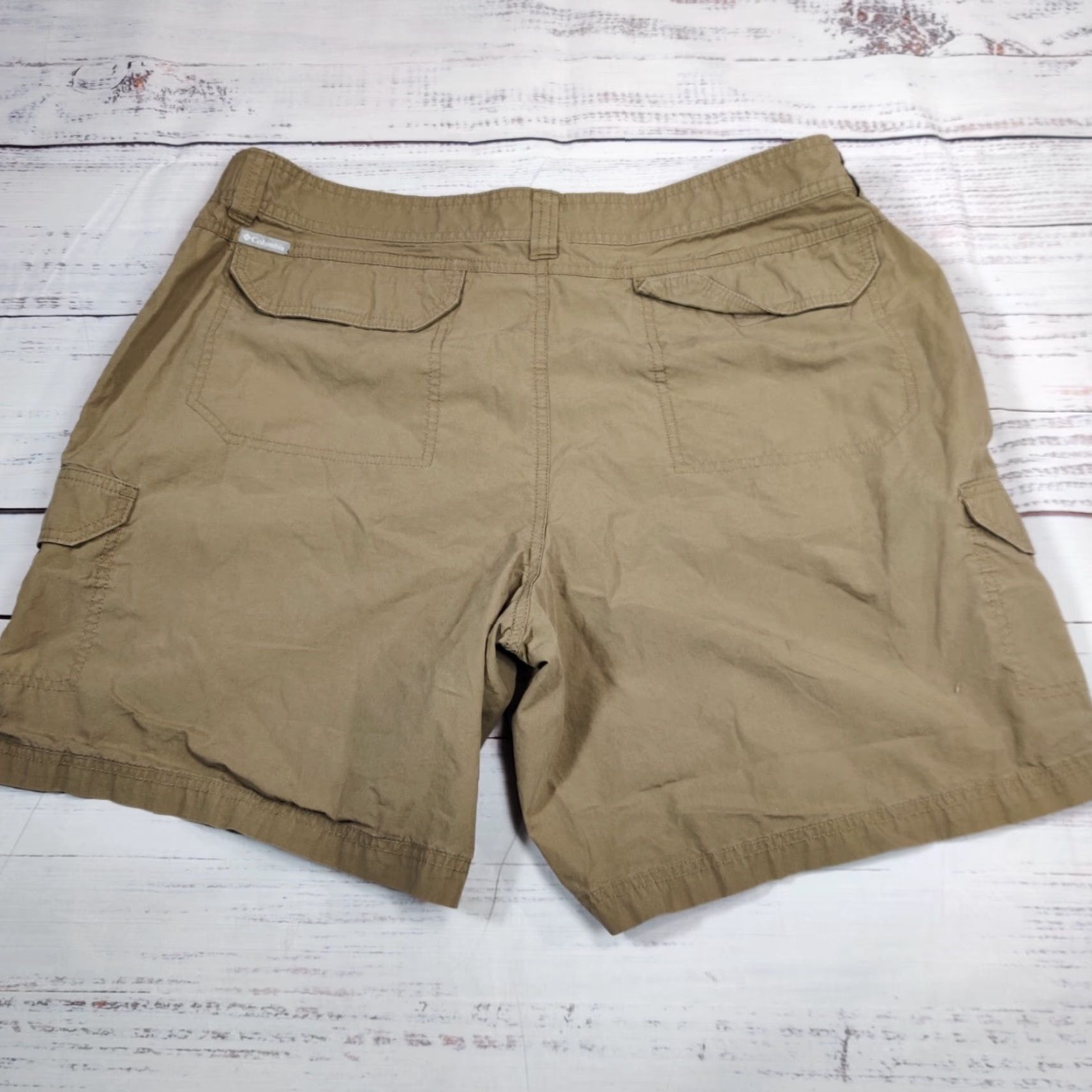 Vintage Columbia Cargo Shorts Mens Size 40 Tan Beige 100% Cotton Flat Front Size US 40 / EU 56 - 7 Thumbnail