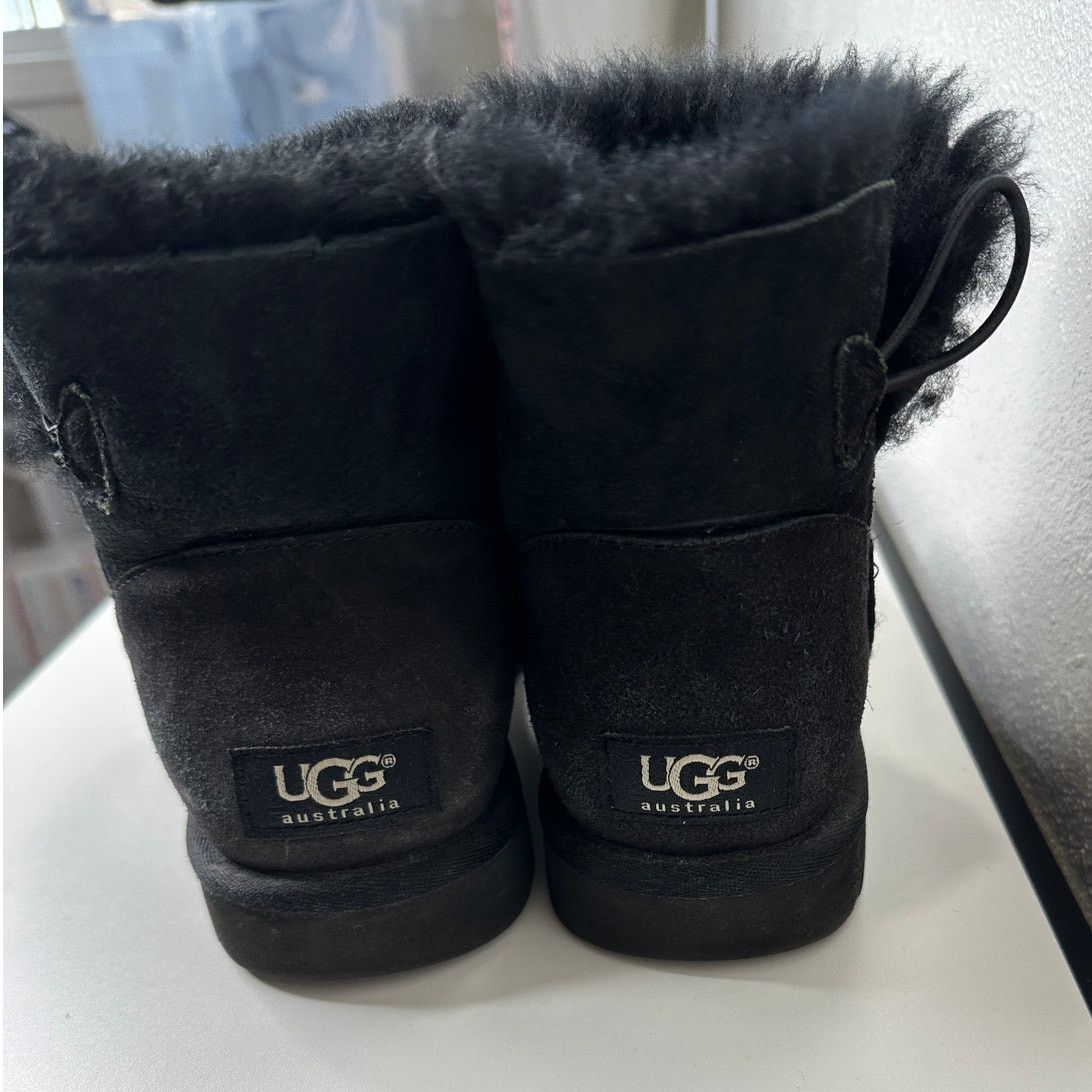 Ugg UGG Black Suede Furry Mini Bailey Button Ankle Boot 6 Size US 6 / IT 36 - 12 Thumbnail