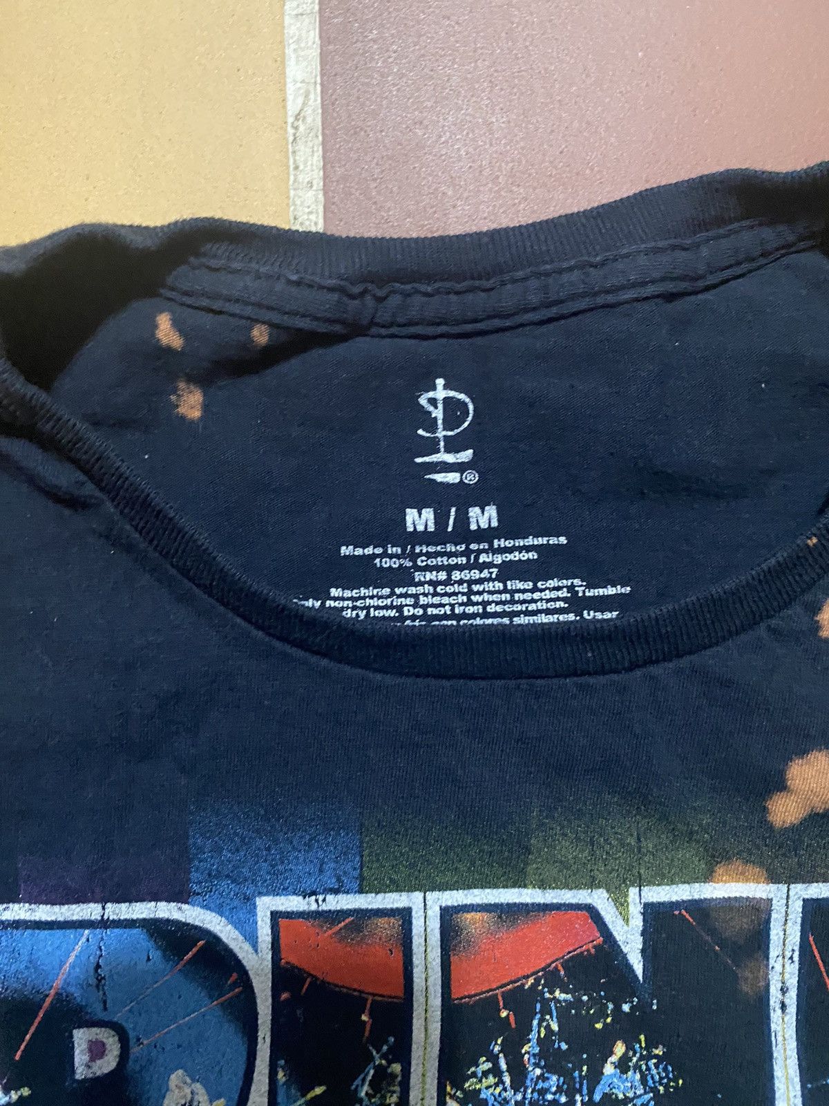 Vintage Vintage Pink Floyd Dark Side Of The Moon Bleached shirt Size US M / EU 48-50 / 2 - 3 Thumbnail