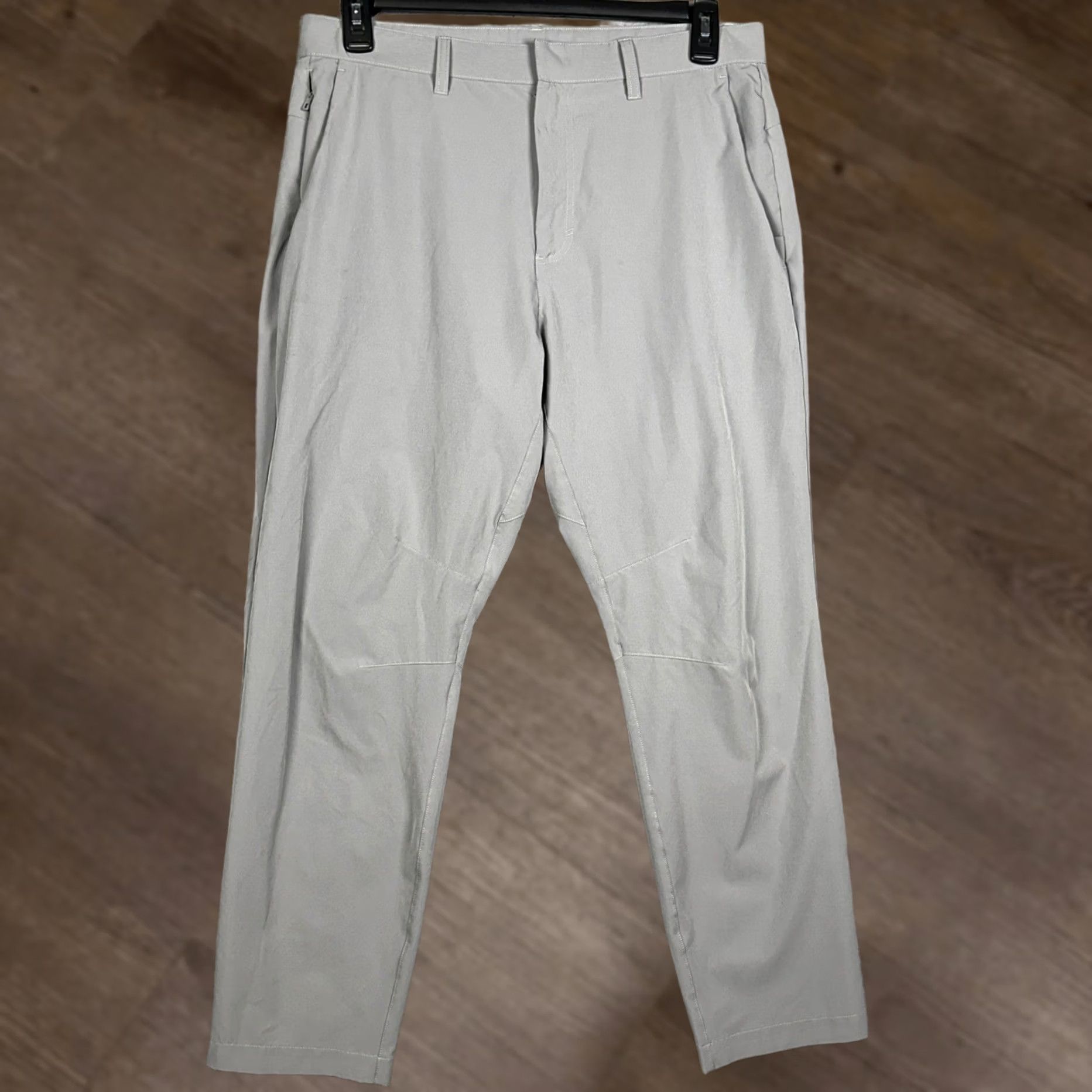 Fabletics Fabletics Pants Mens 34X29 Gray Chino Performance Pockets Flat Front EUC Pants Size US 34 / EU 50 - 1 Thumbnail