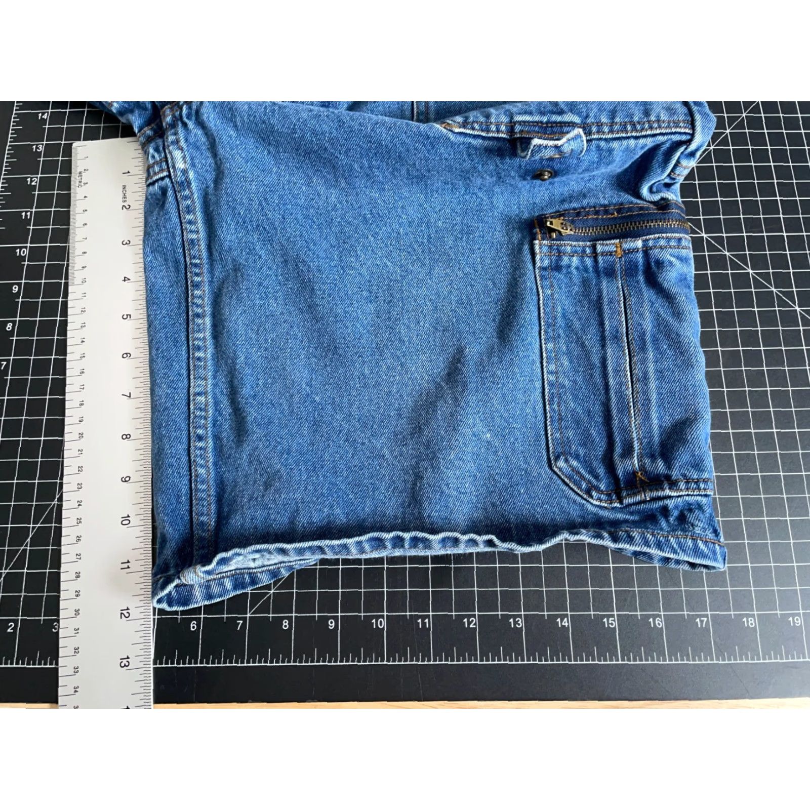 Vintage VINTAGE Brooklyn Xpress Cargo Denim Shorts Men 30 x 12 Blue Baggy Fit High Rise Streetwear 2000s Hip Hop Mens Shorts Size US 30 / EU 46 - 6 Thumbnail