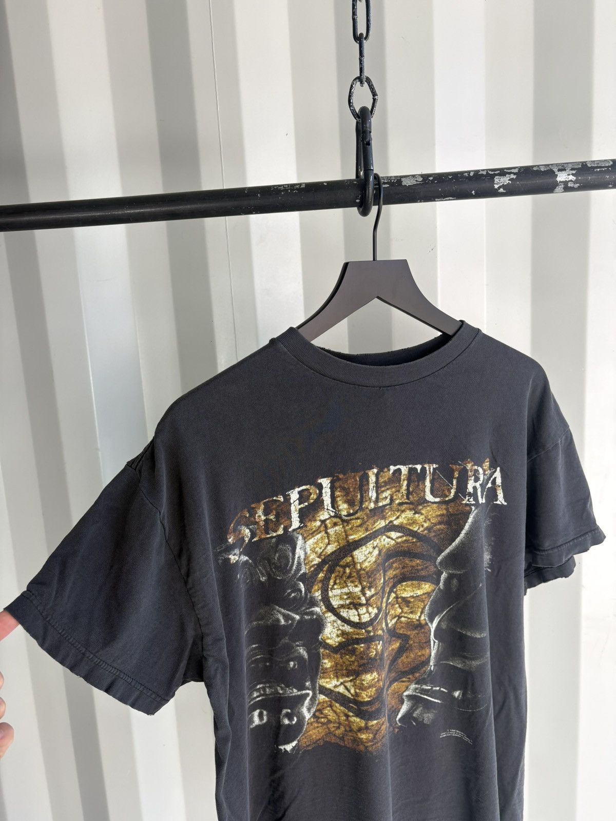 Band Tees Thrashed Sepultura Distressed Faded Repair Shirt GRUNGE Band Size US L / EU 52-54 / 3 - 4 Thumbnail