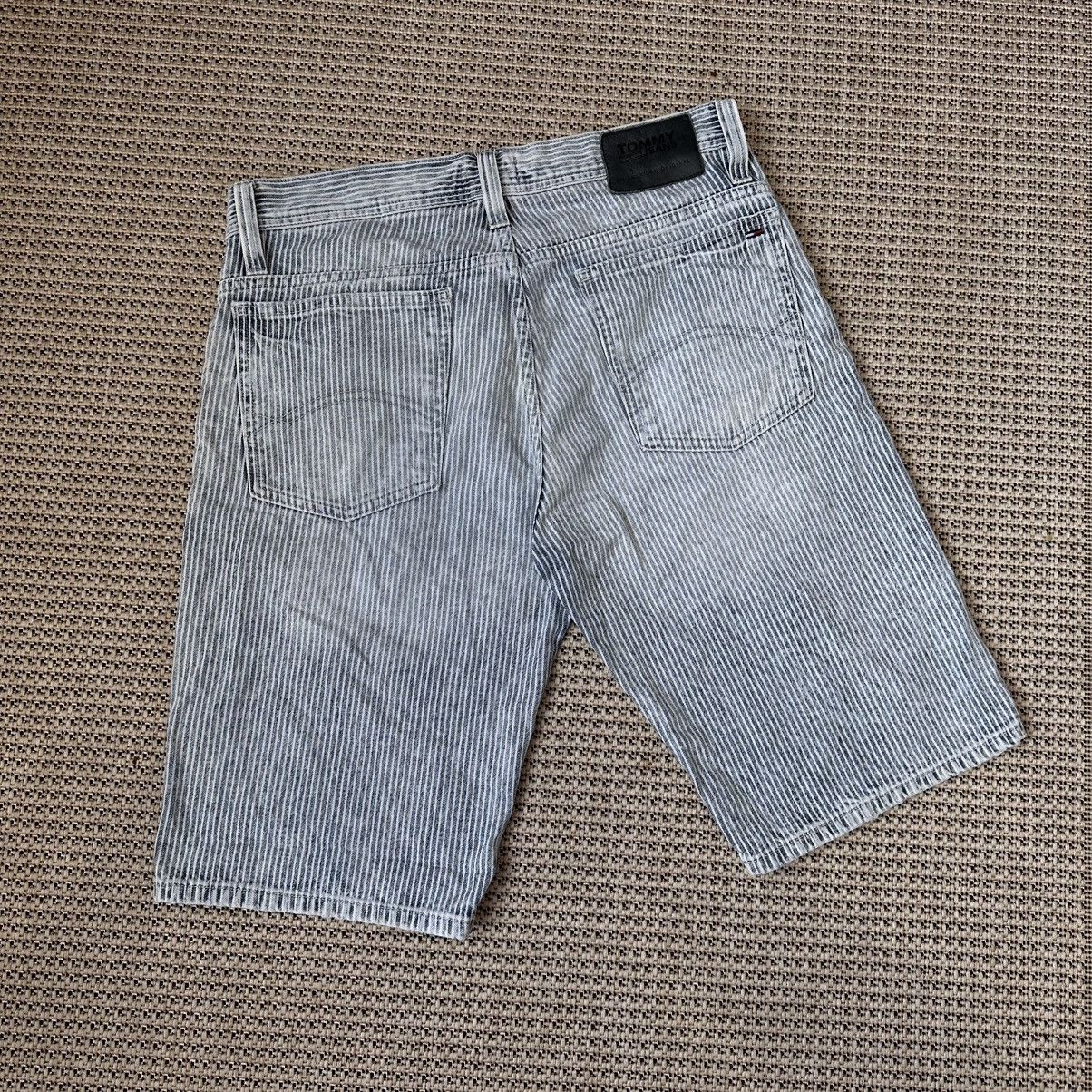 Tommy Hilfiger Tommy Hilfiger Casual Shorts Size US 32 / EU 48 - 1 Thumbnail